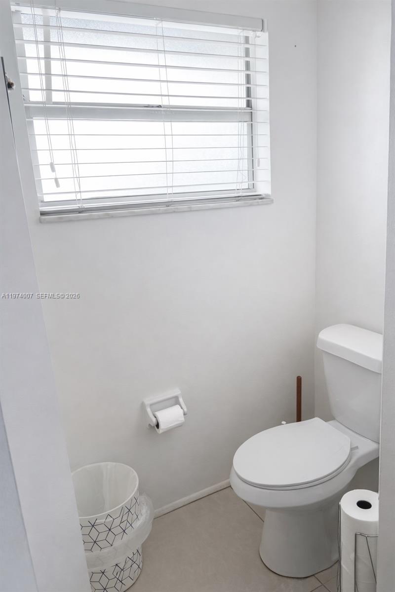 1780 NE 191st St # 2, Miami FL 33179 photo 5