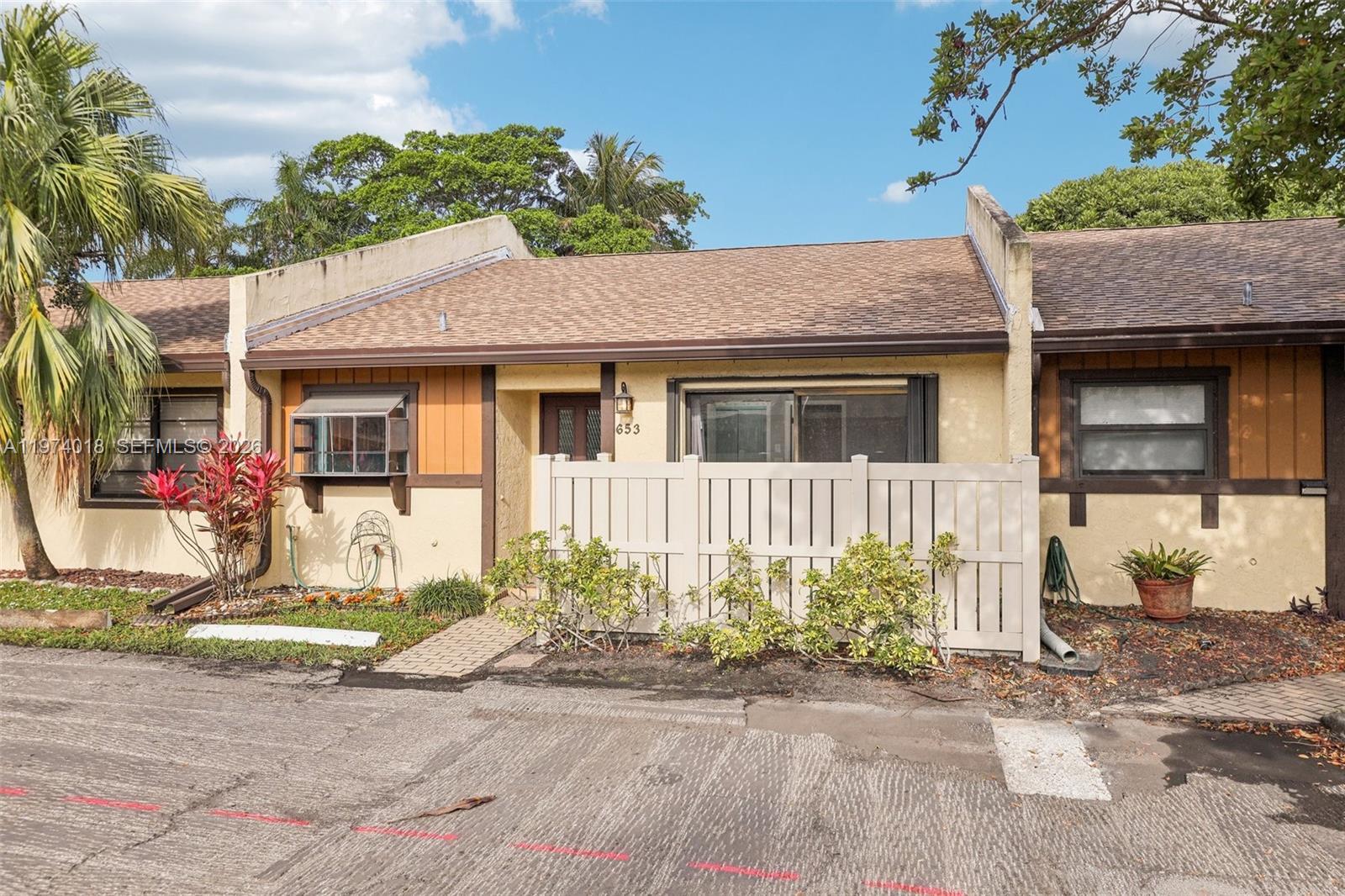 653 Banks Rd, Margate FL 33063 photo 2