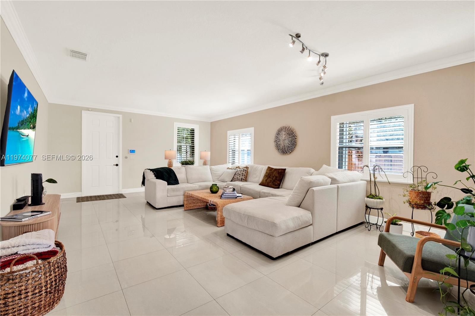 144 NE 32nd Ter, Homestead FL 33033 photo 3