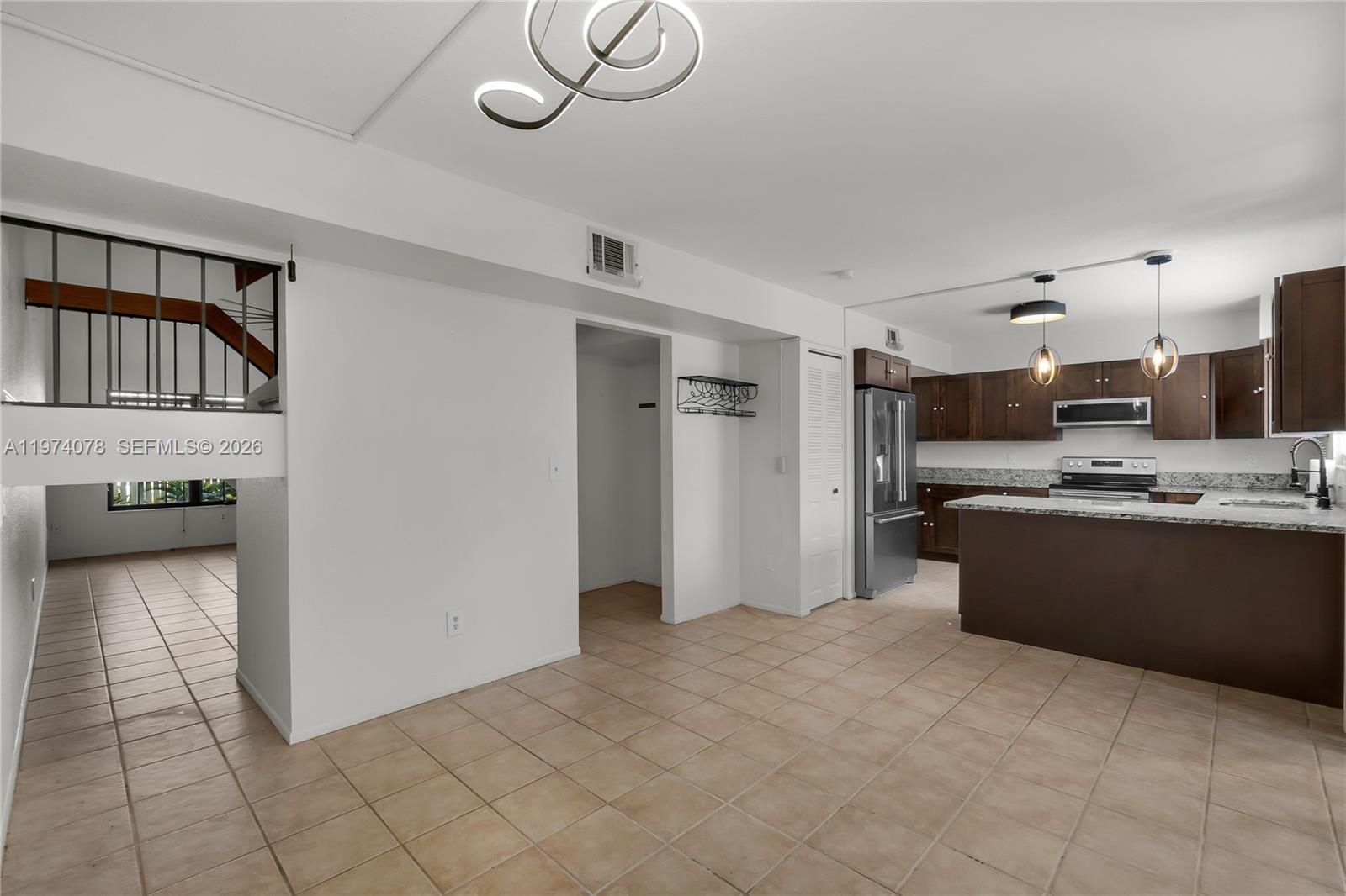 1550 SE Dewberry Ct, Port St. Lucie FL 34952 photo 3