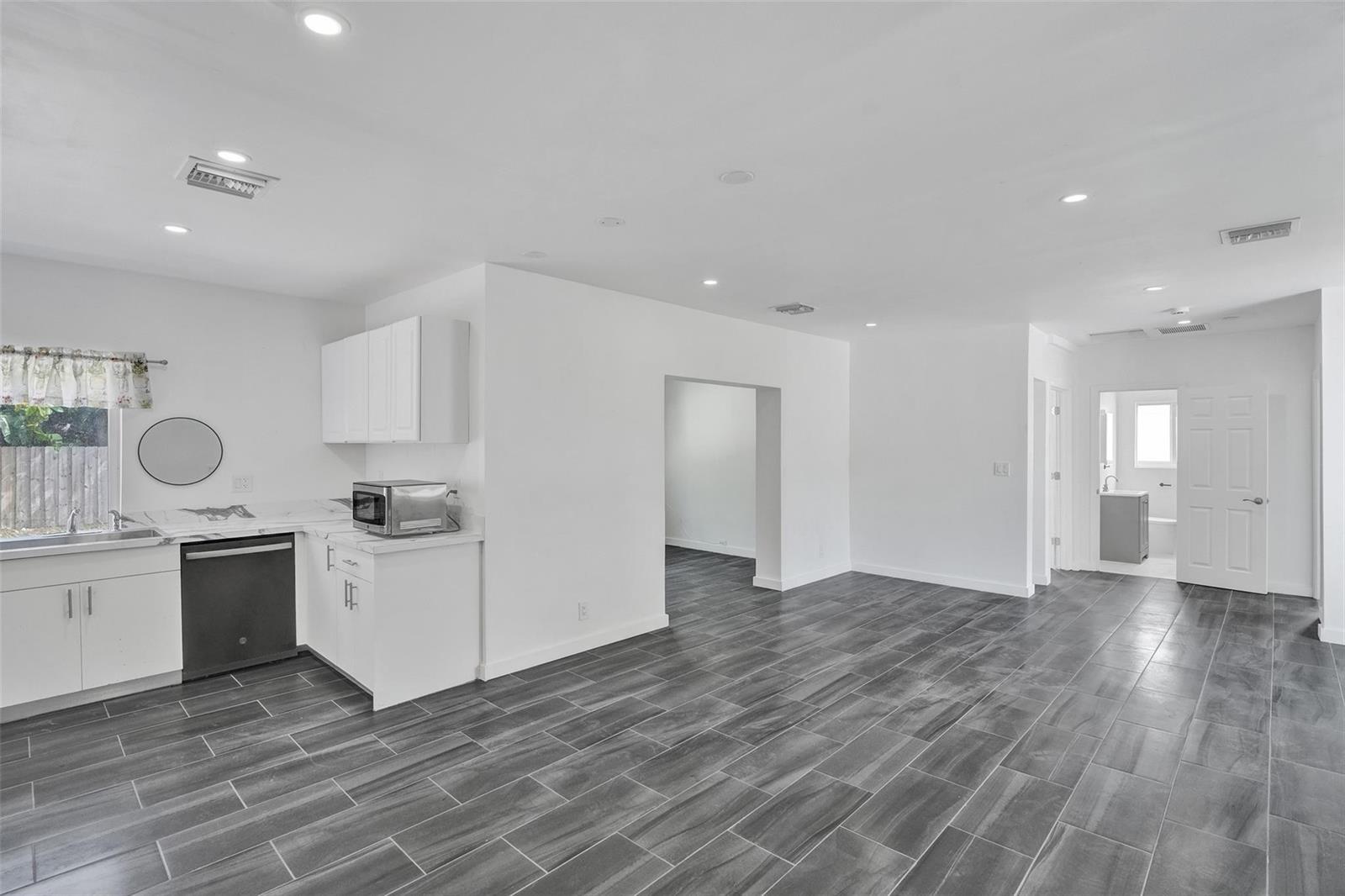 1904 SE 1st Avenue, Fort Lauderdale FL 33316 photo 2