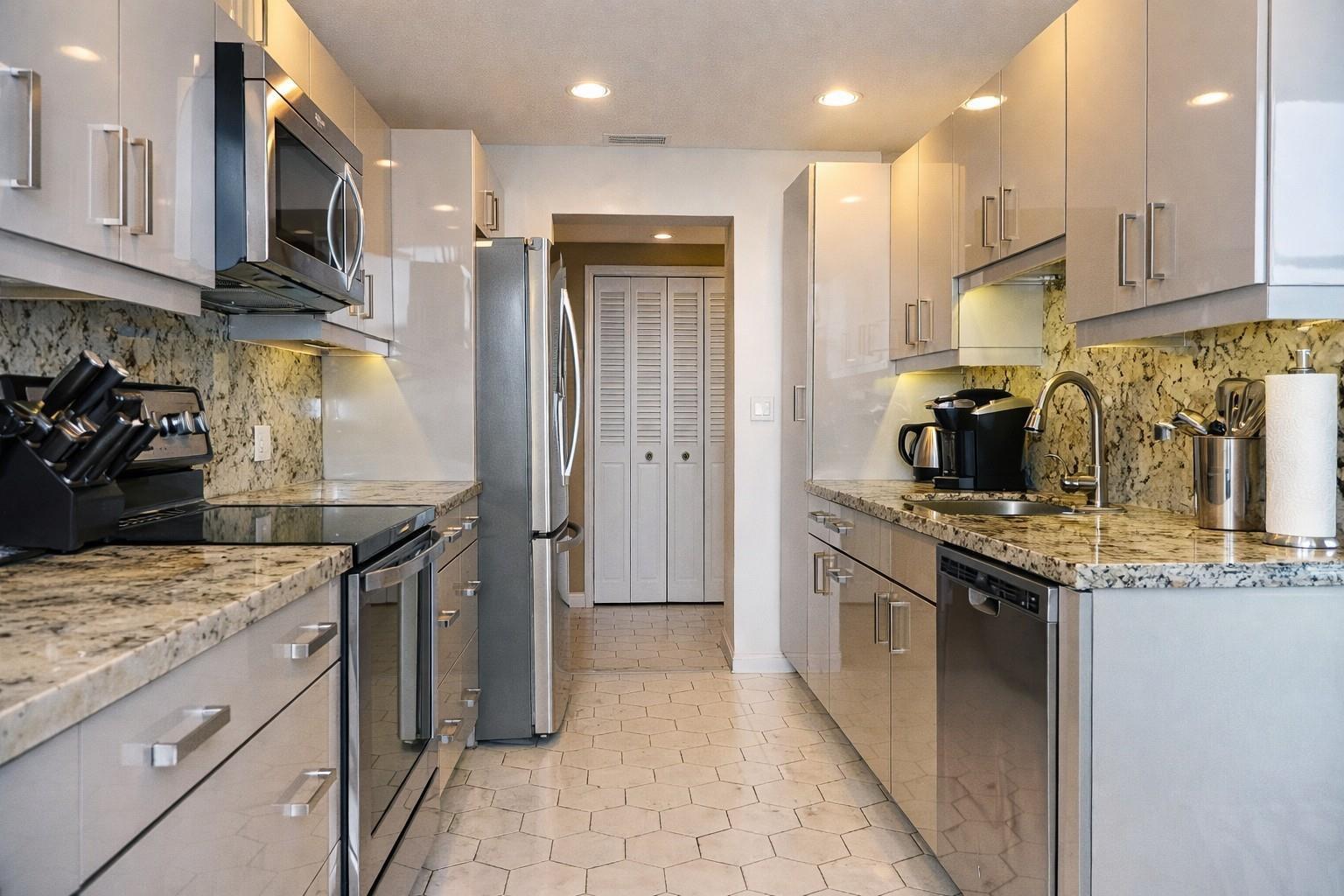 4330 Hillcrest Drive # 420, Hollywood FL 33021 photo 5