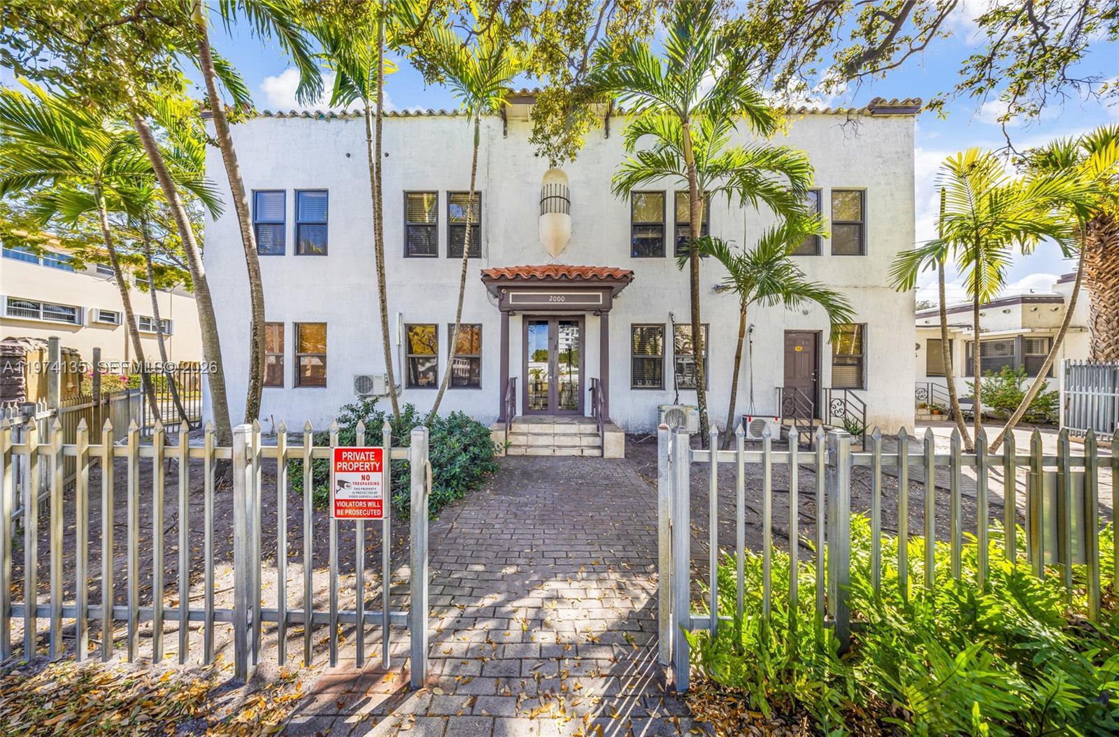 2000 Monroe St # 15, Hollywood FL 33020