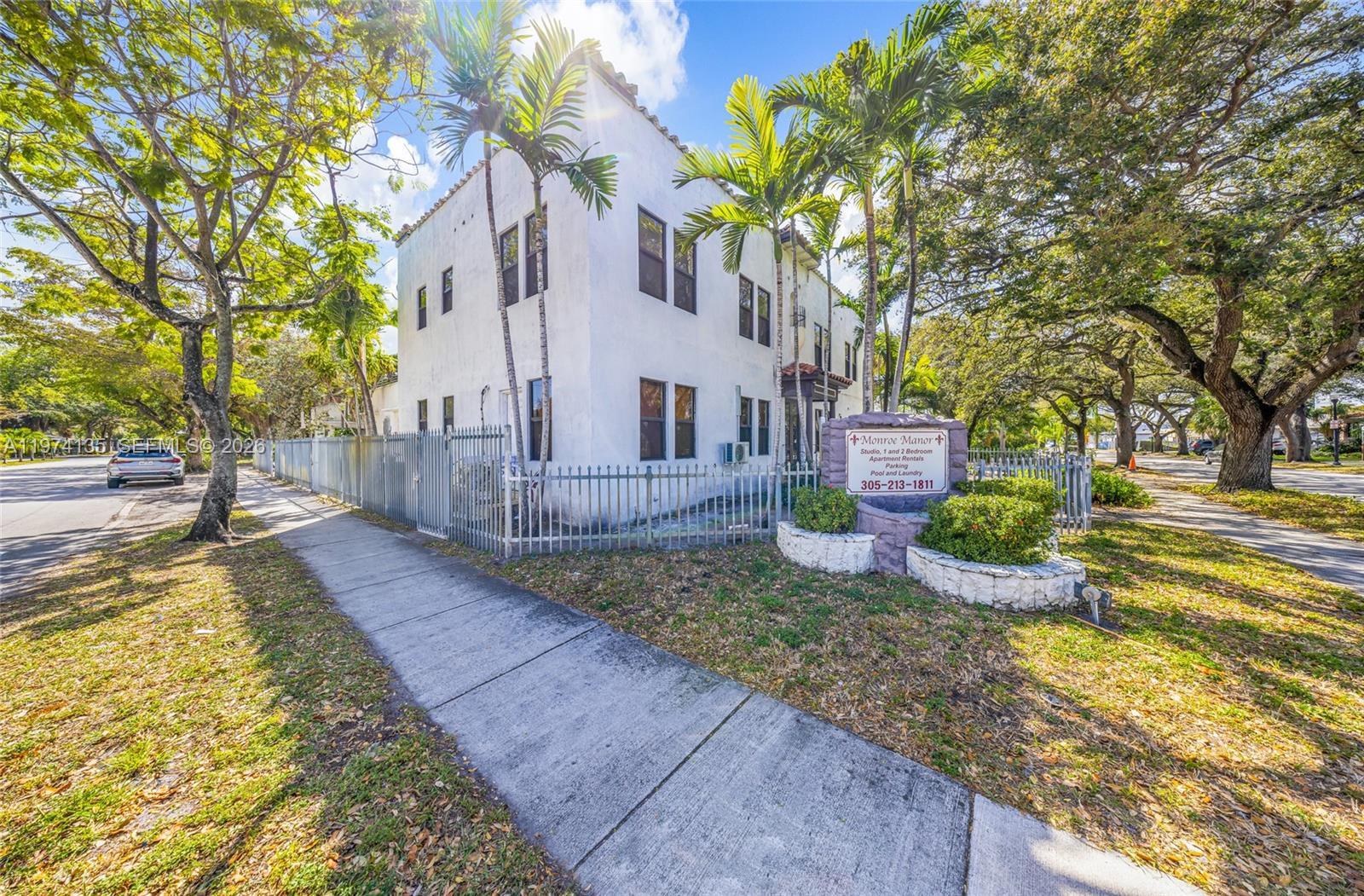 2000 Monroe St # 15, Hollywood FL 33020 photo 4