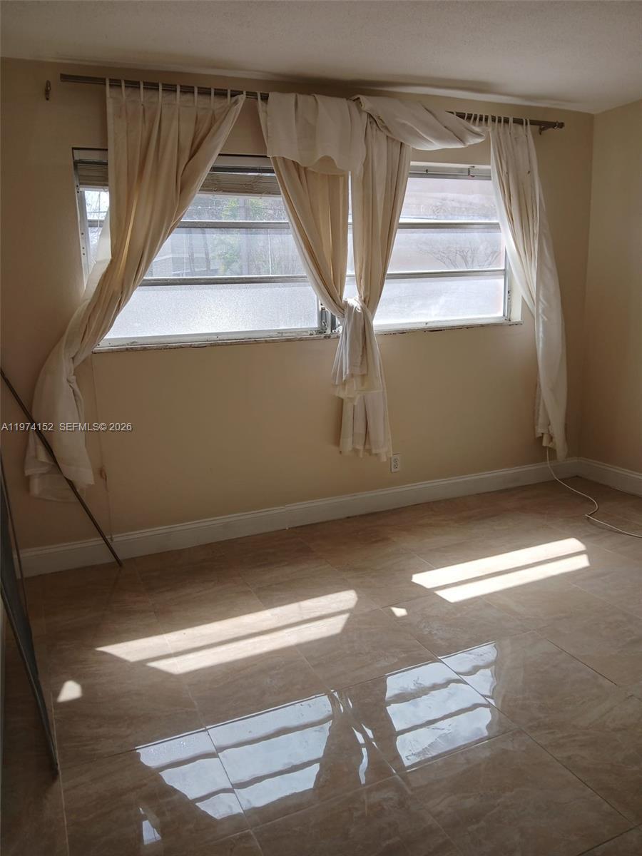 180 NE 12th Ave # 15A, Hallandale Beach FL 33009 photo 3