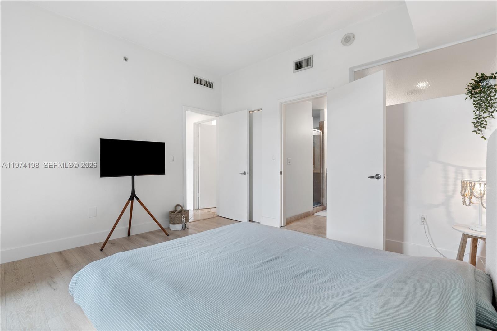 350 NE 24th St # 406, Miami FL 33137 photo 2
