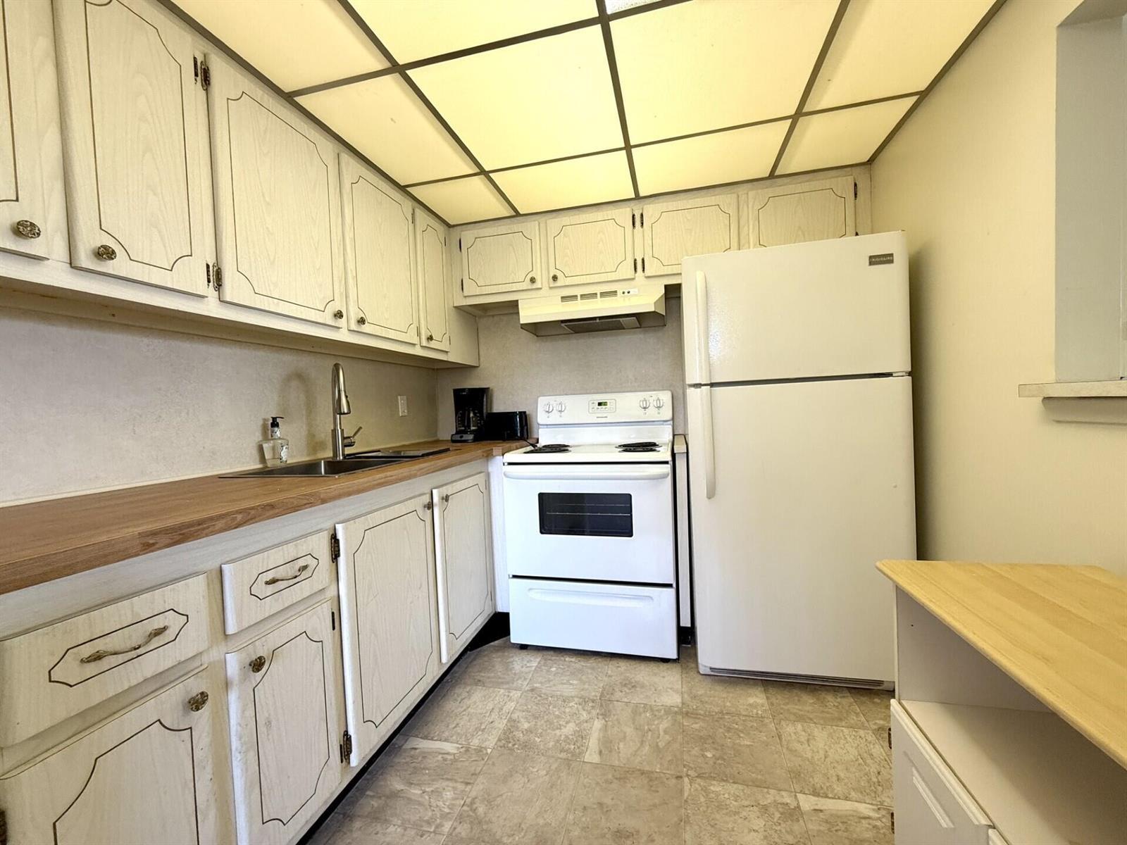 69 Norwich C, West Palm Beach FL 33417 photo 2