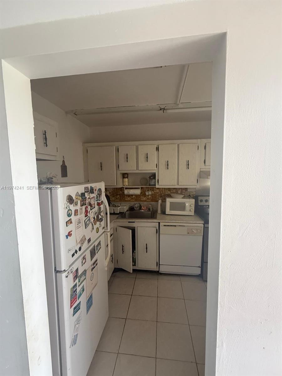220 SW 9th Ave # 510, Hallandale Beach FL 33009 photo 3