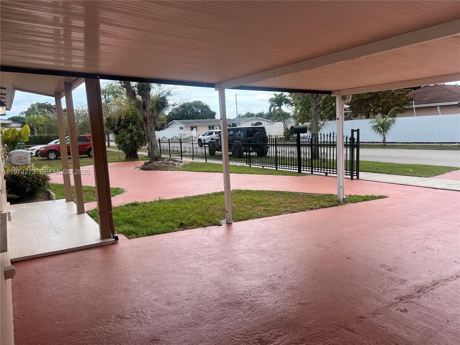 21321 SW 99th Ct, Cutler Bay FL 33189 photo 2