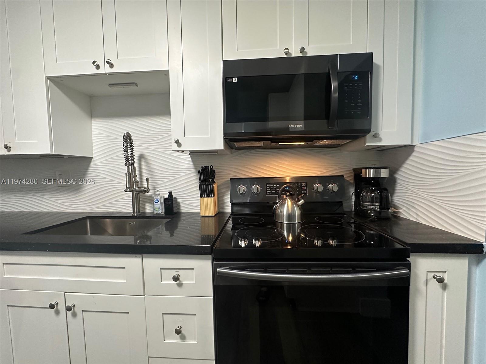 3134 Carter St, Miami FL 33133 photo 5