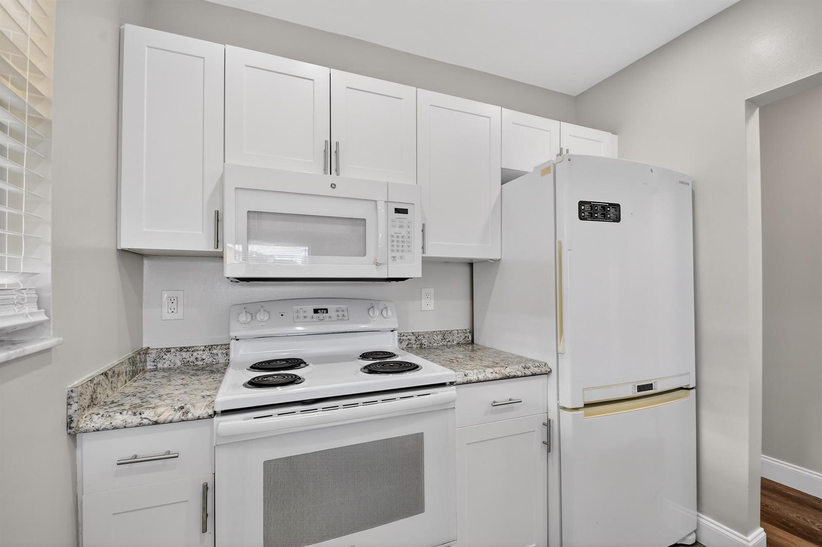 484 Springdale Circle # 48d, Palm Springs FL 33461 photo 4