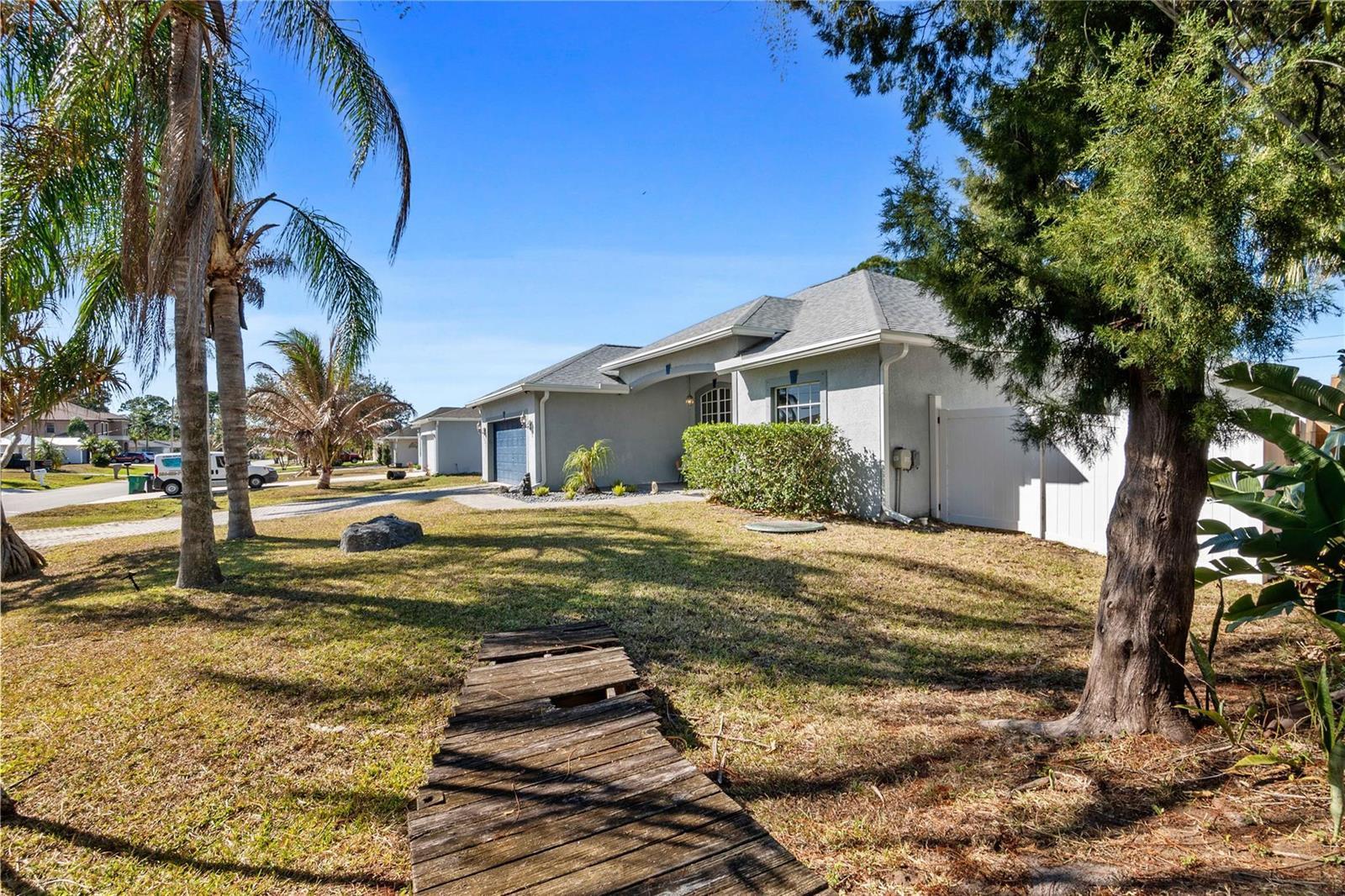 1209 SW Emerald Avenue, Port St. Lucie FL 34953 photo 4
