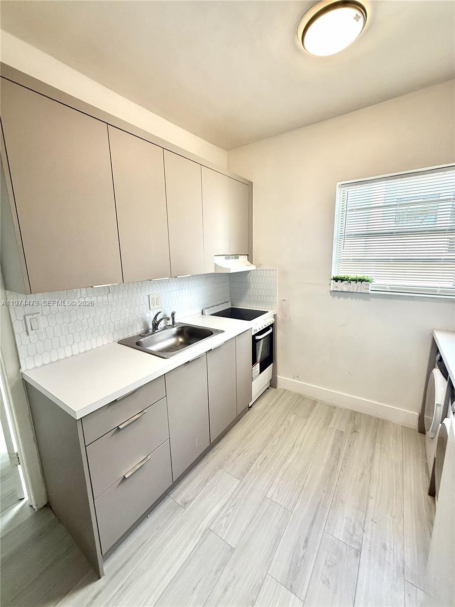 1043 NW 2nd St # 16, Miami FL 33128 photo 4