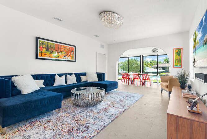 7820 Hawthorne Avenue, Miami Beach FL 33141 photo 2