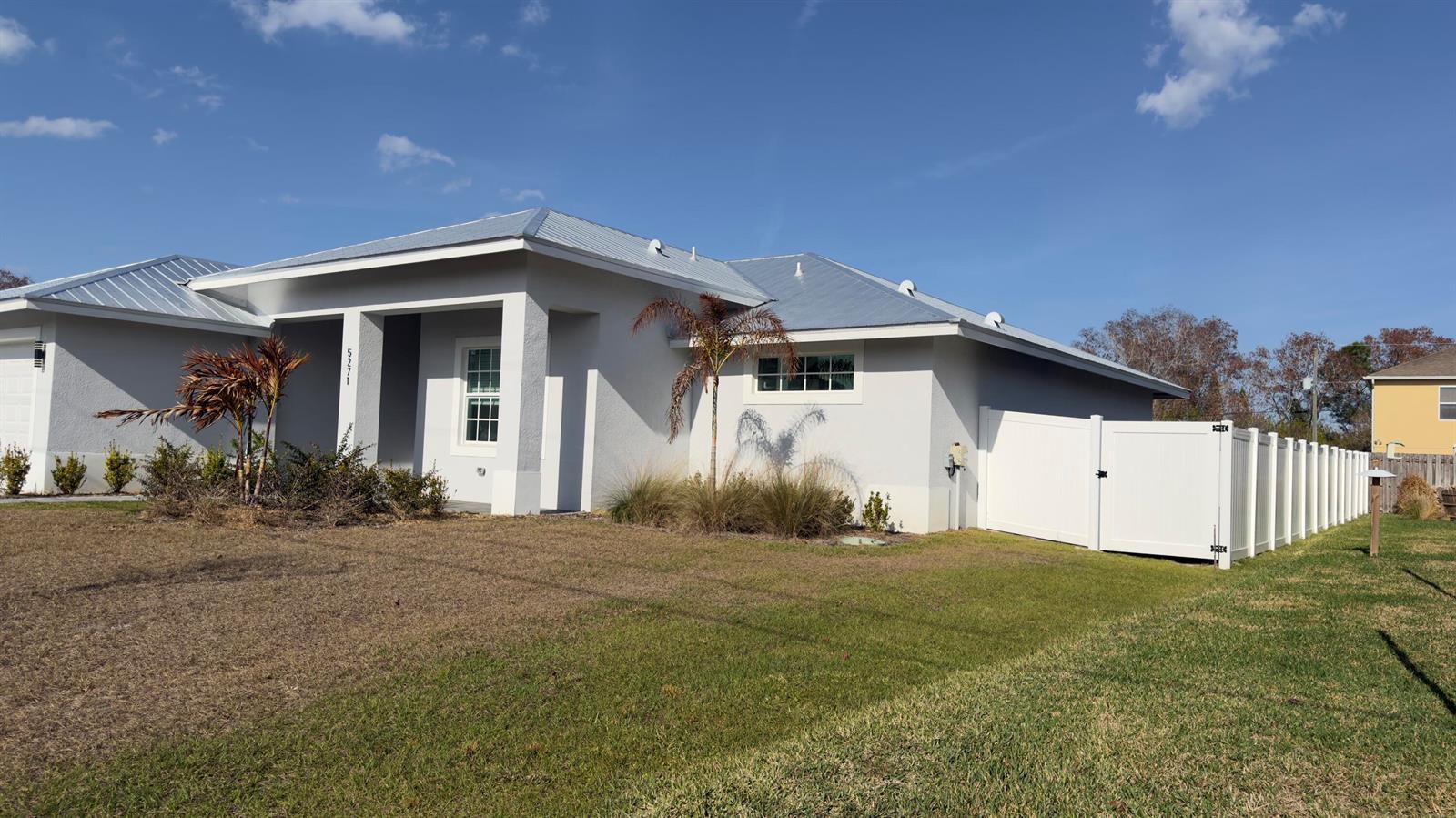 5271 NW Mayfield Lane, Port St. Lucie FL 34983