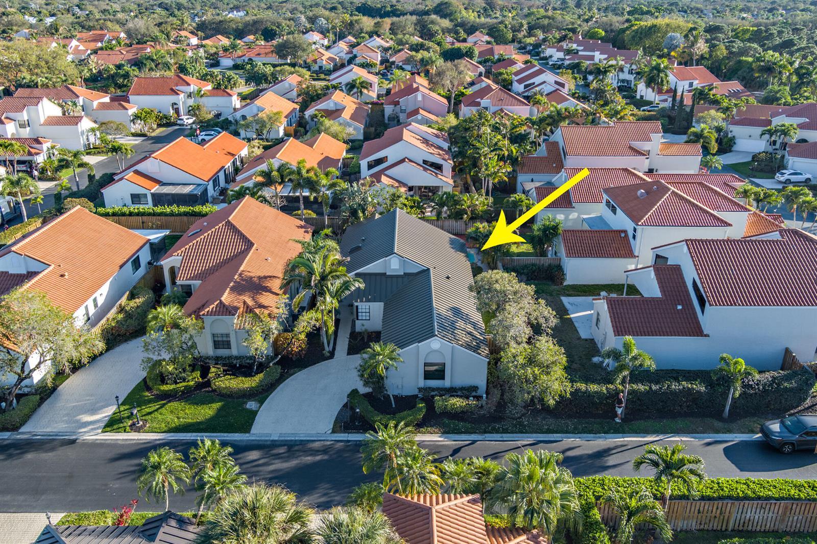 2690 Mikasa Drive, Palm Beach Gardens FL 33410 photo 2