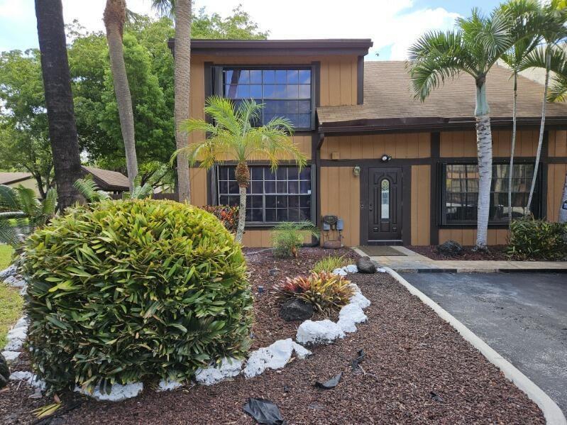 10191 Oleander Court, Pembroke Pines FL 33026 photo 3