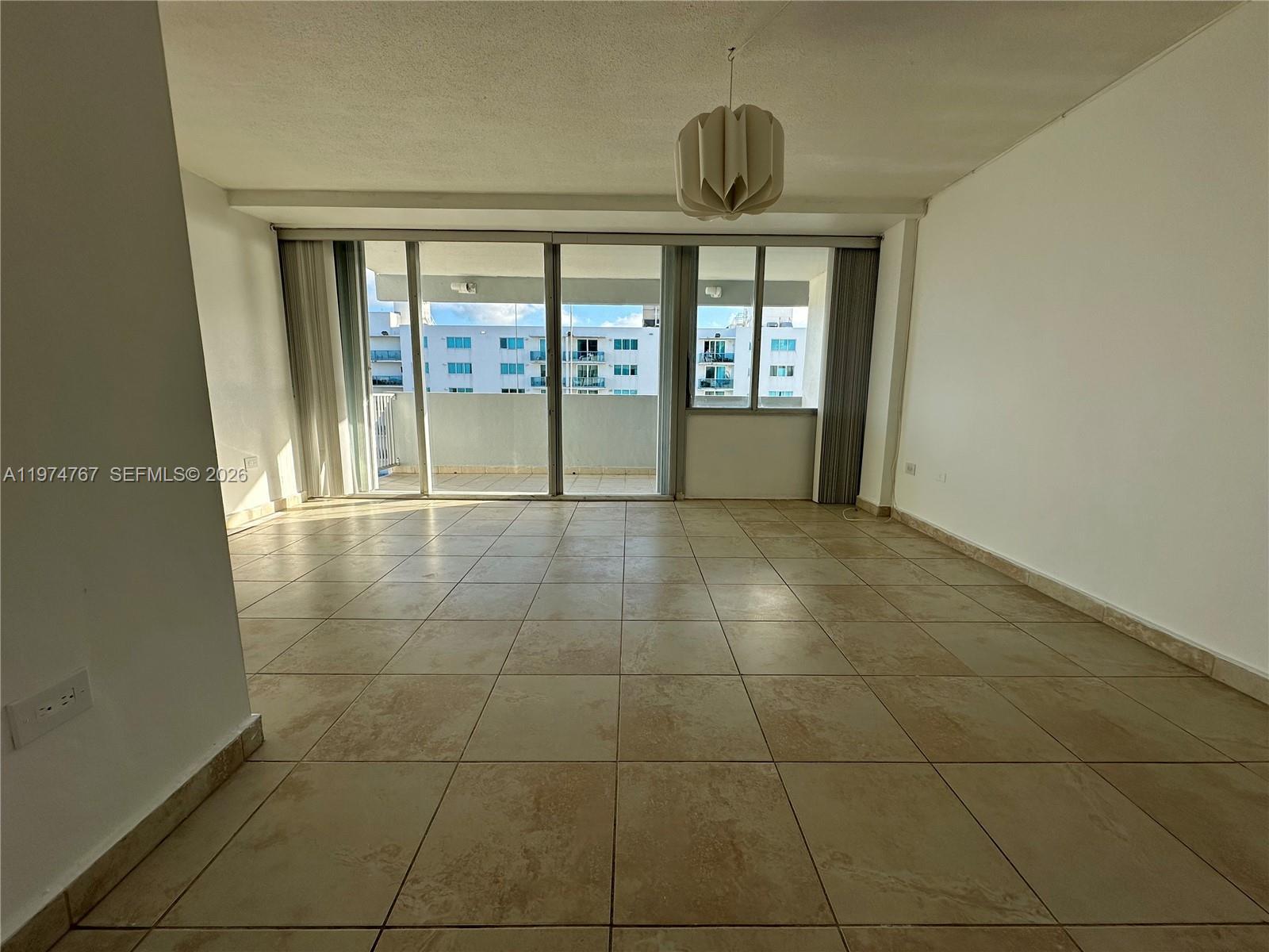 7545 E Treasure Dr # 9I, North Bay Village FL 33141 photo 3