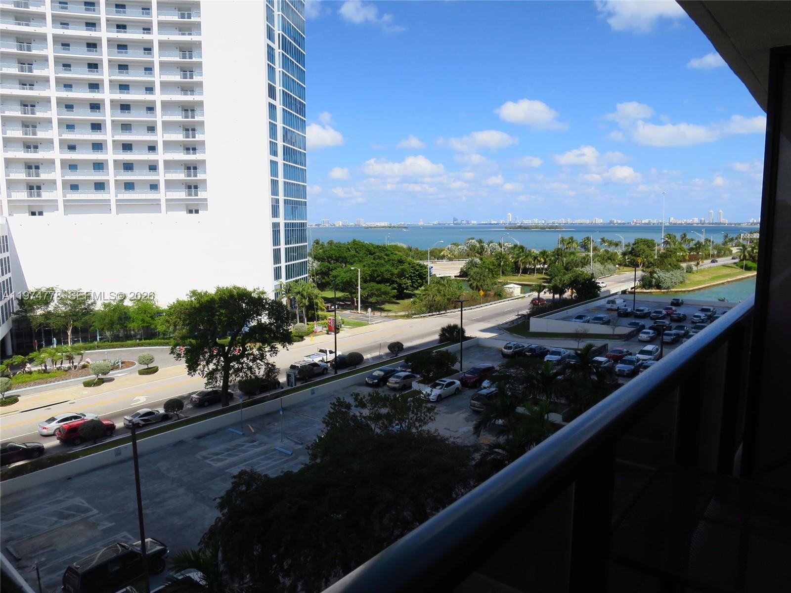 600 NE 36th St # 619, Miami FL 33137 photo 2