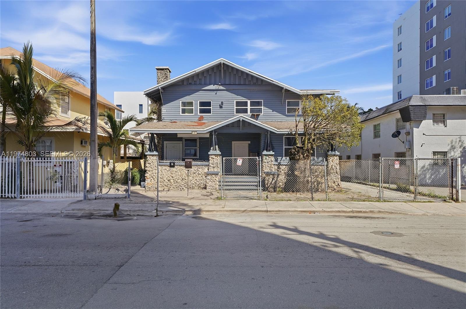 667 NW 1st St, Miami FL 33128 photo 2