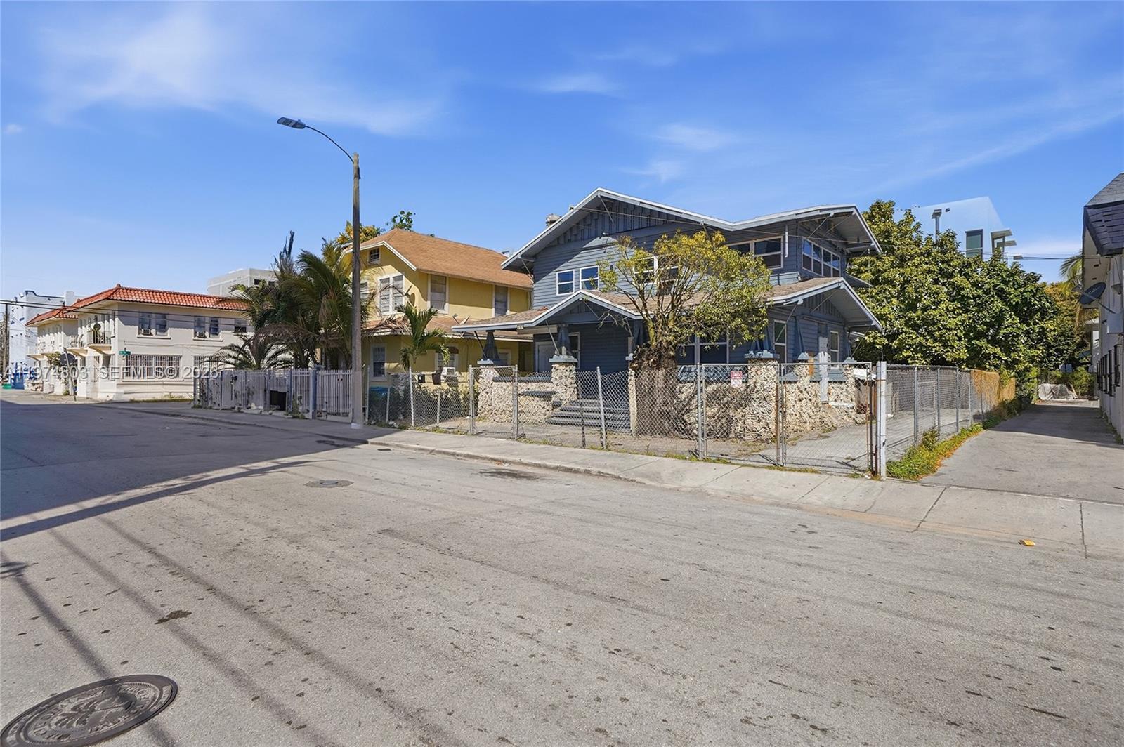 667 NW 1st St, Miami FL 33128
