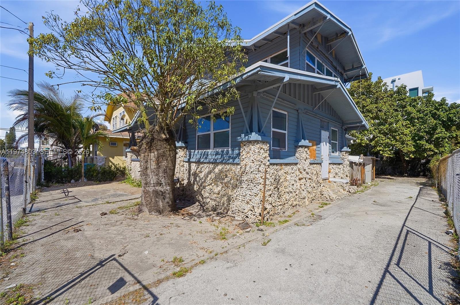 667 NW 1st St, Miami FL 33128 photo 5