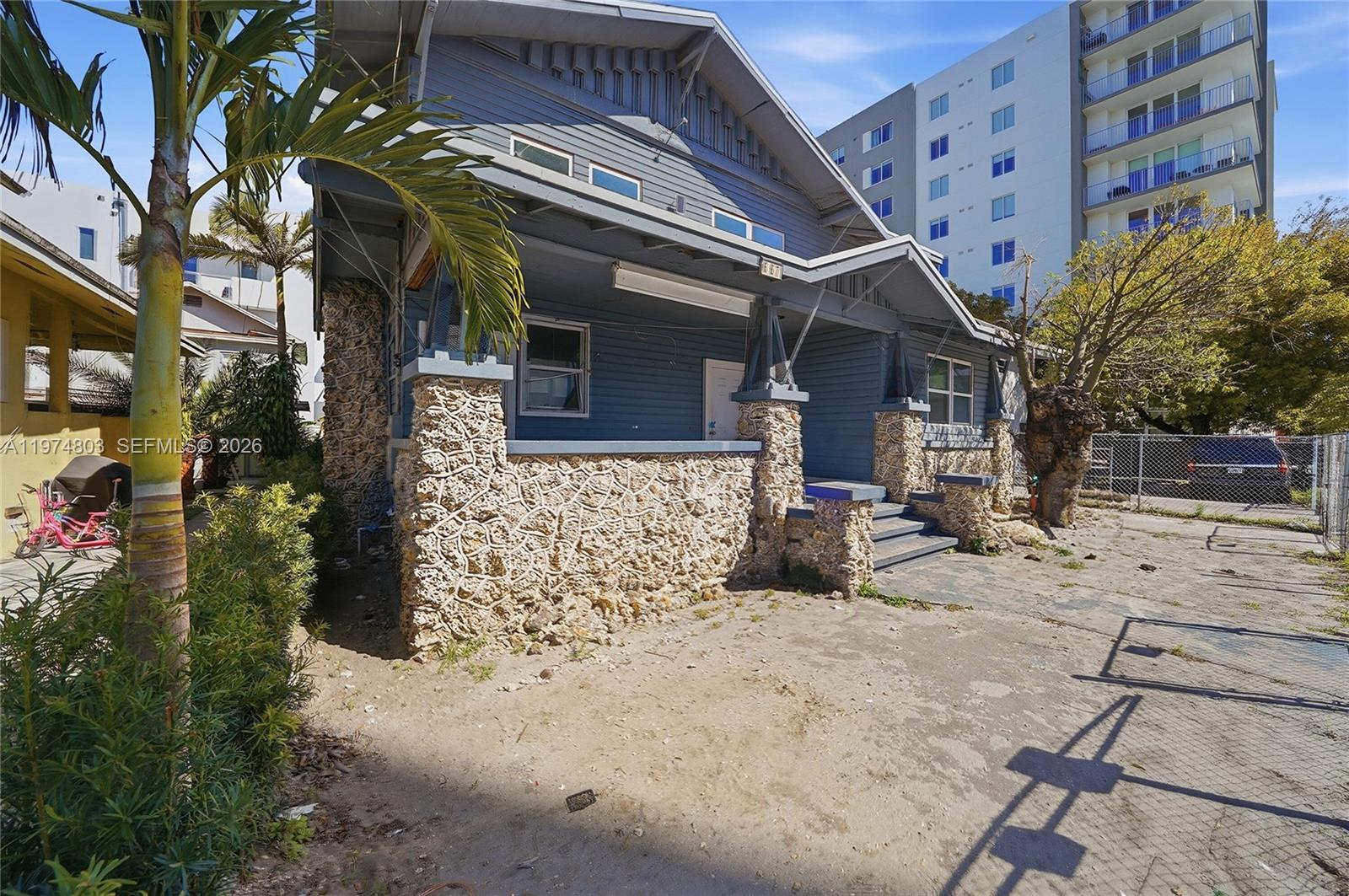 667 NW 1st St, Miami FL 33128 photo 4