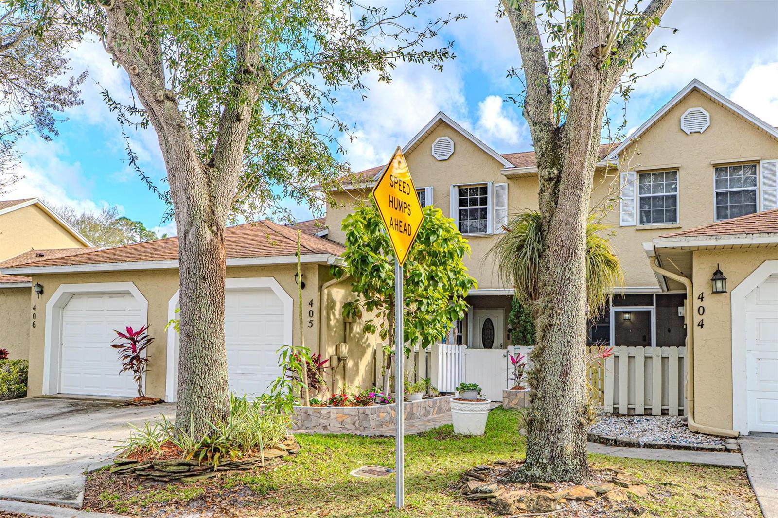 405 Maplewood Drive # 405, FL 33415 photo 2