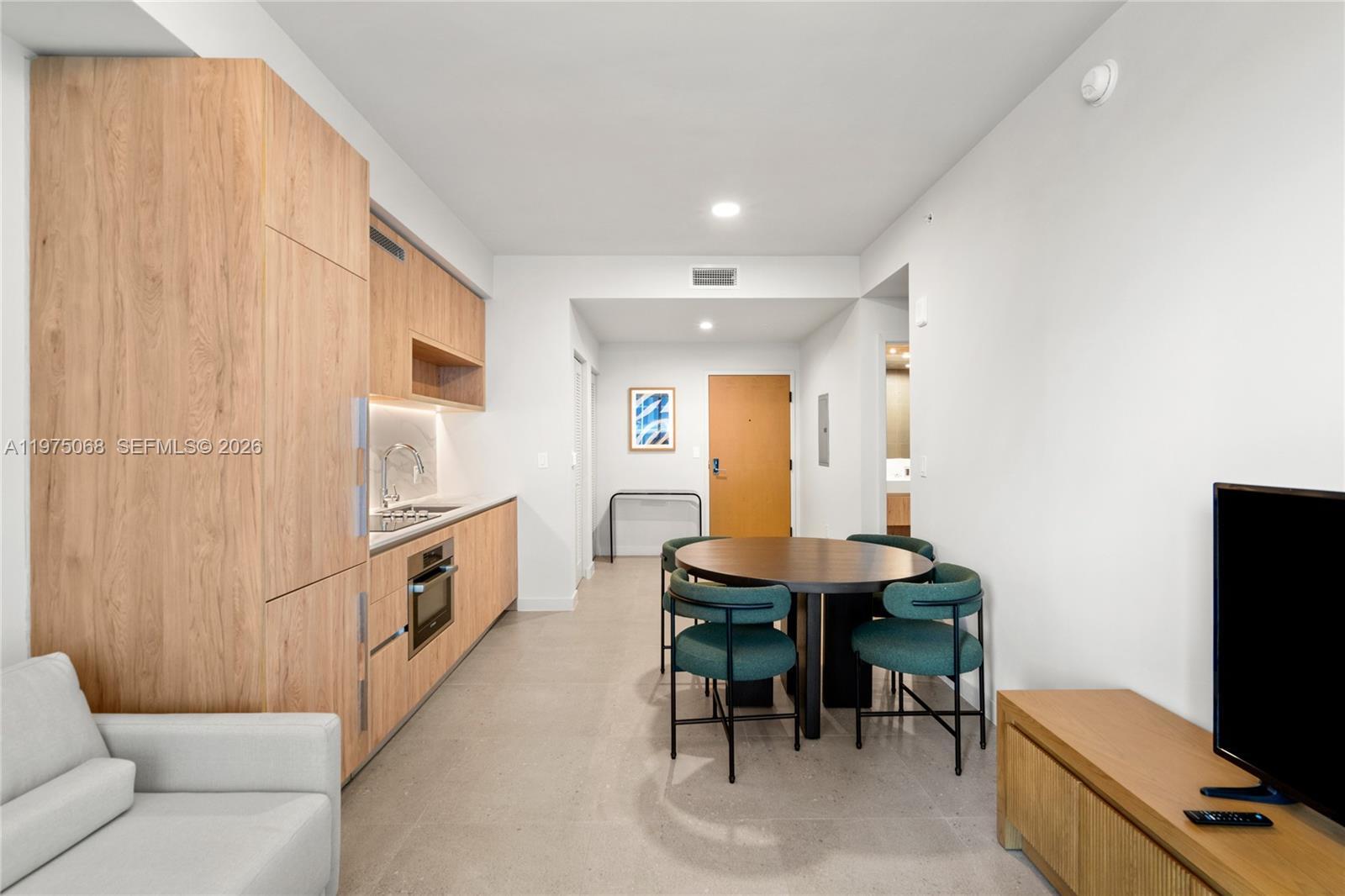 11 NE 6th St # 2104, Miami FL 33132 photo 2