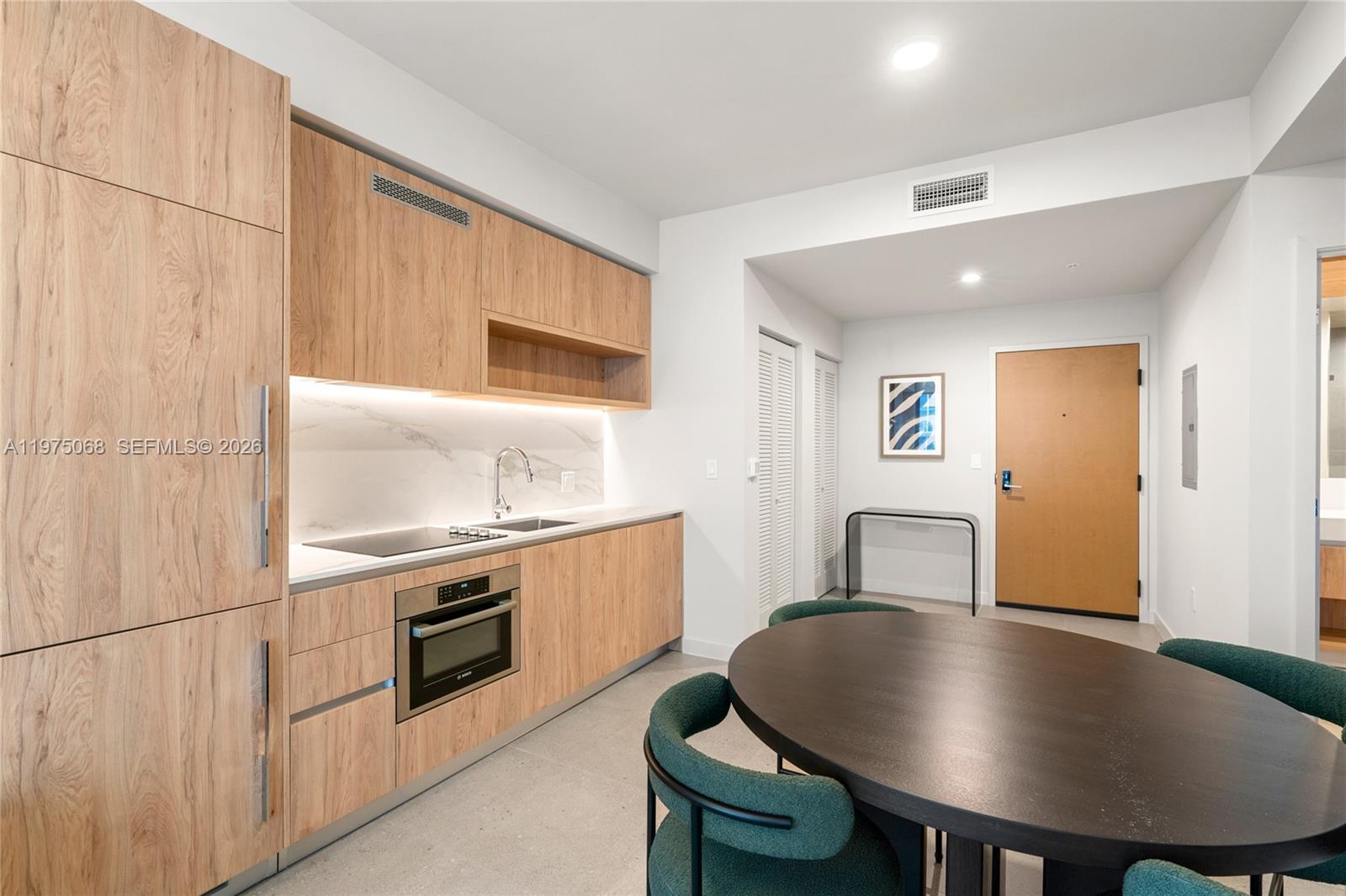 11 NE 6th St # 2104, Miami FL 33132 photo 4