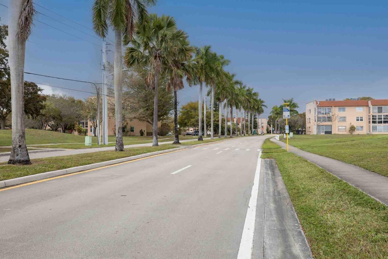 9041 Sunrise Lakes Boulevard # 111, Sunrise FL 33322 photo 3