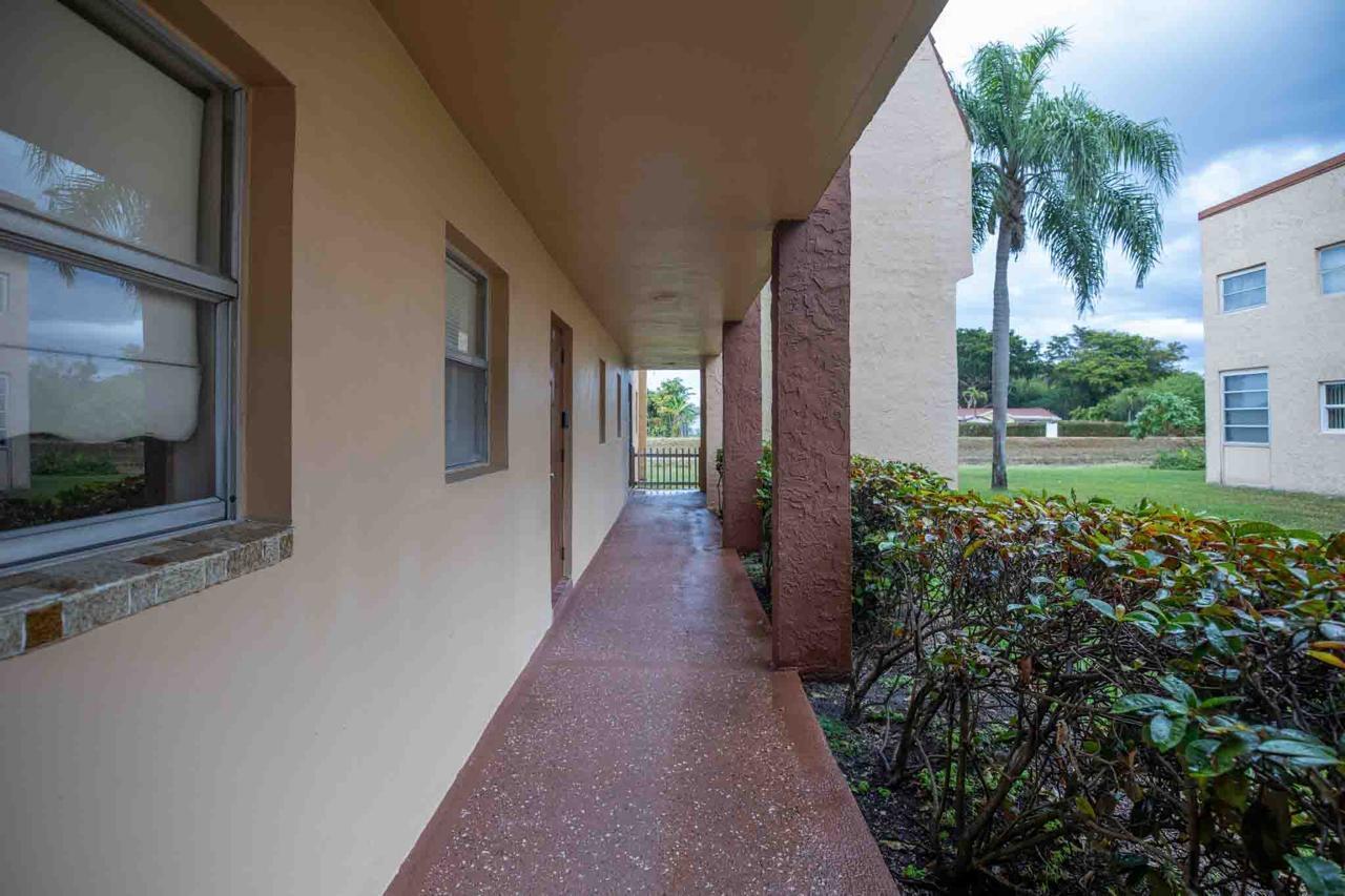 9041 Sunrise Lakes Boulevard # 111, Sunrise FL 33322 photo 4