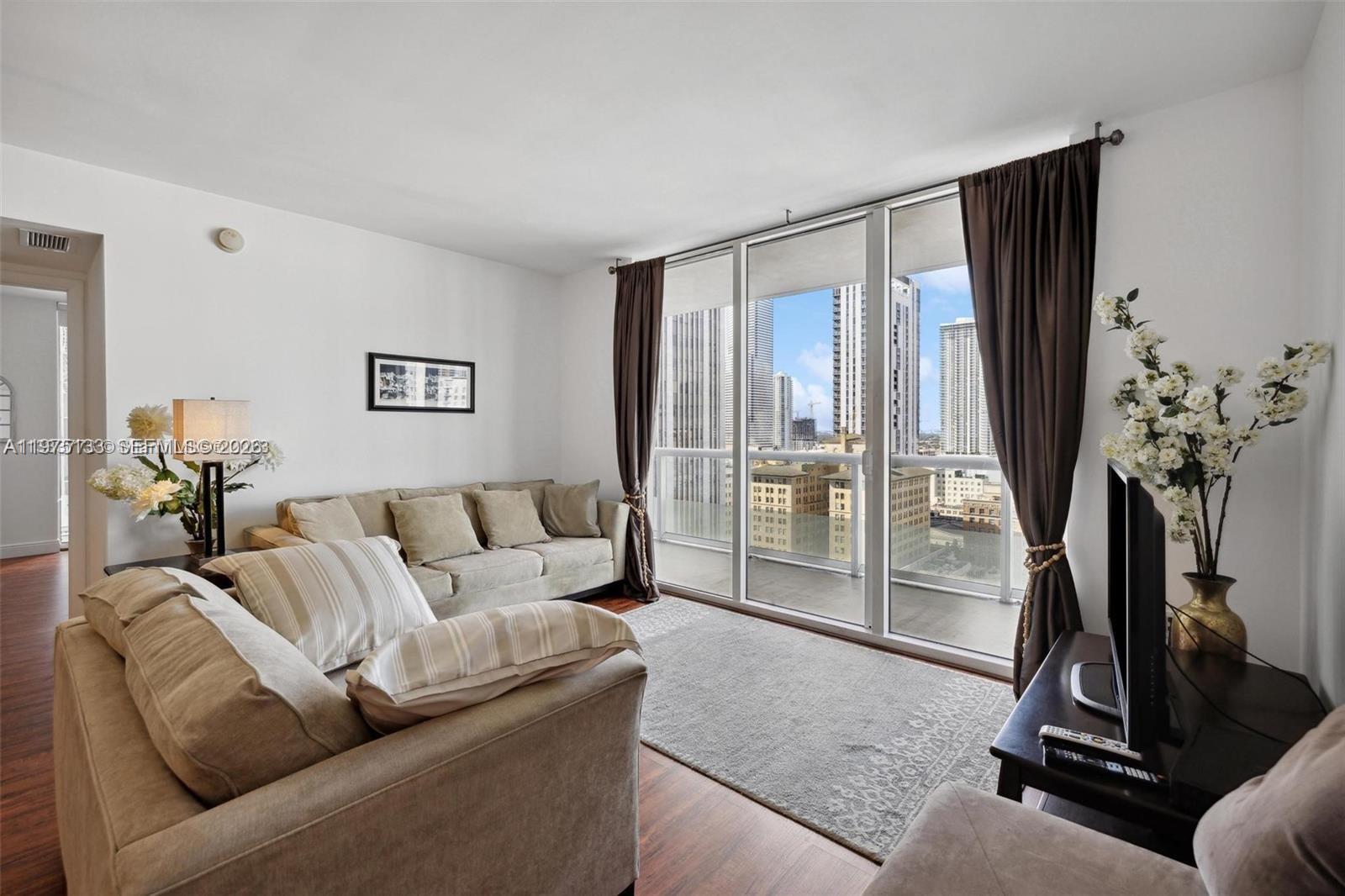50 Biscayne Blvd # 2111, Miami FL 33132 photo 3