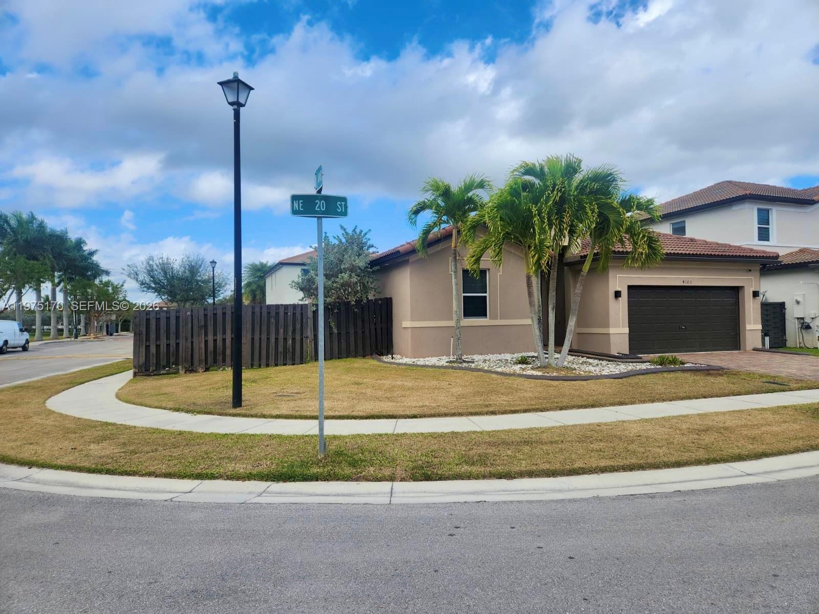 4103 NE 20th St, Homestead FL 33033 photo 2