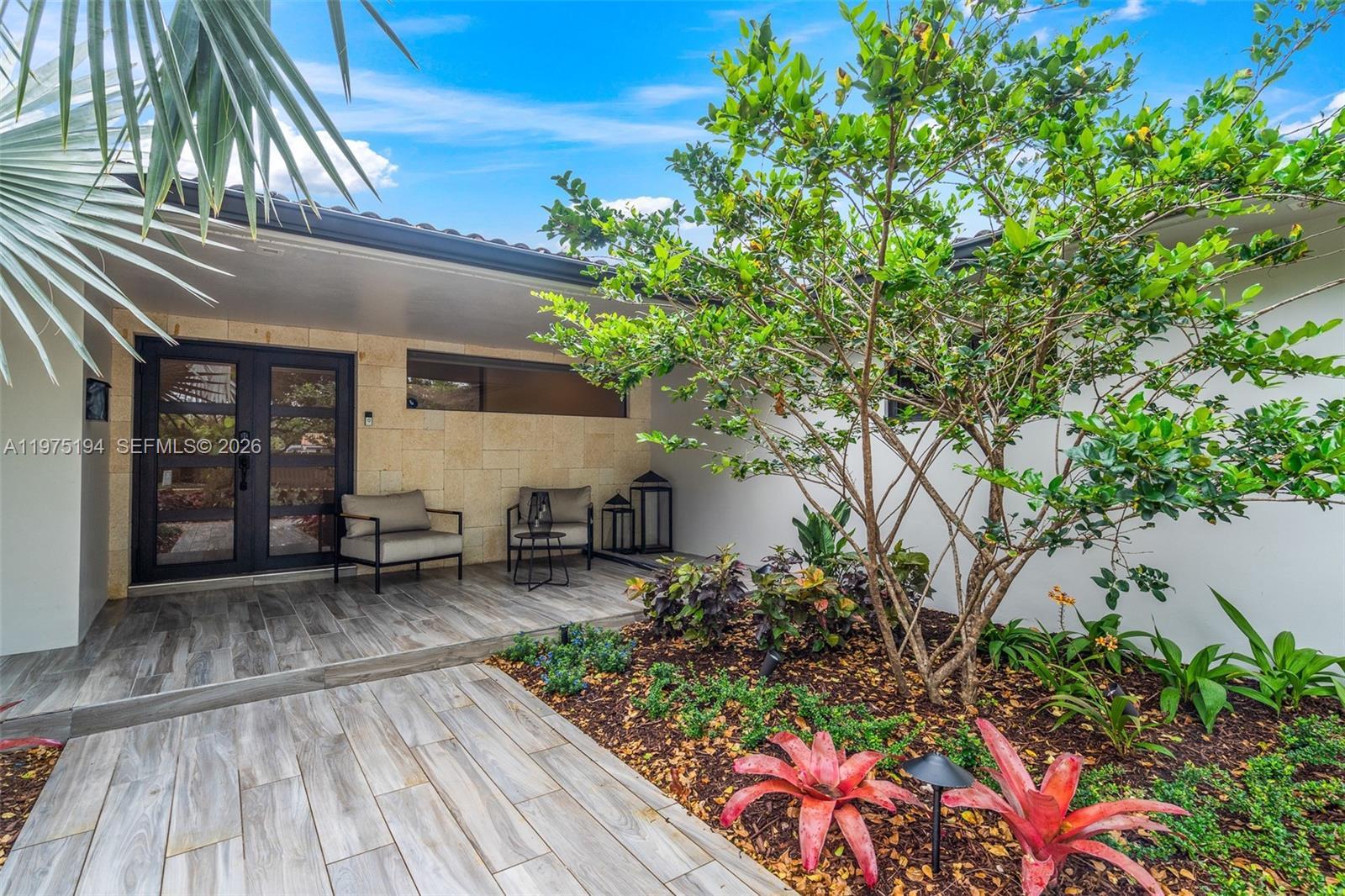14412 Rosewood Rd, Miami Lakes FL 33014 photo 2