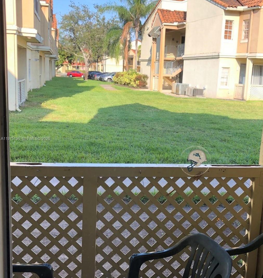 Hialeah, FL 33015 photo 2
