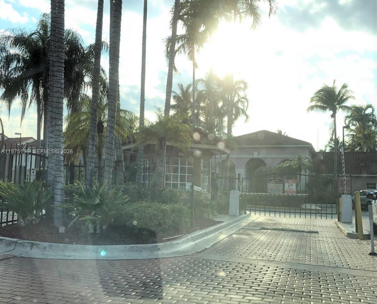 Hialeah, FL 33015 photo 3