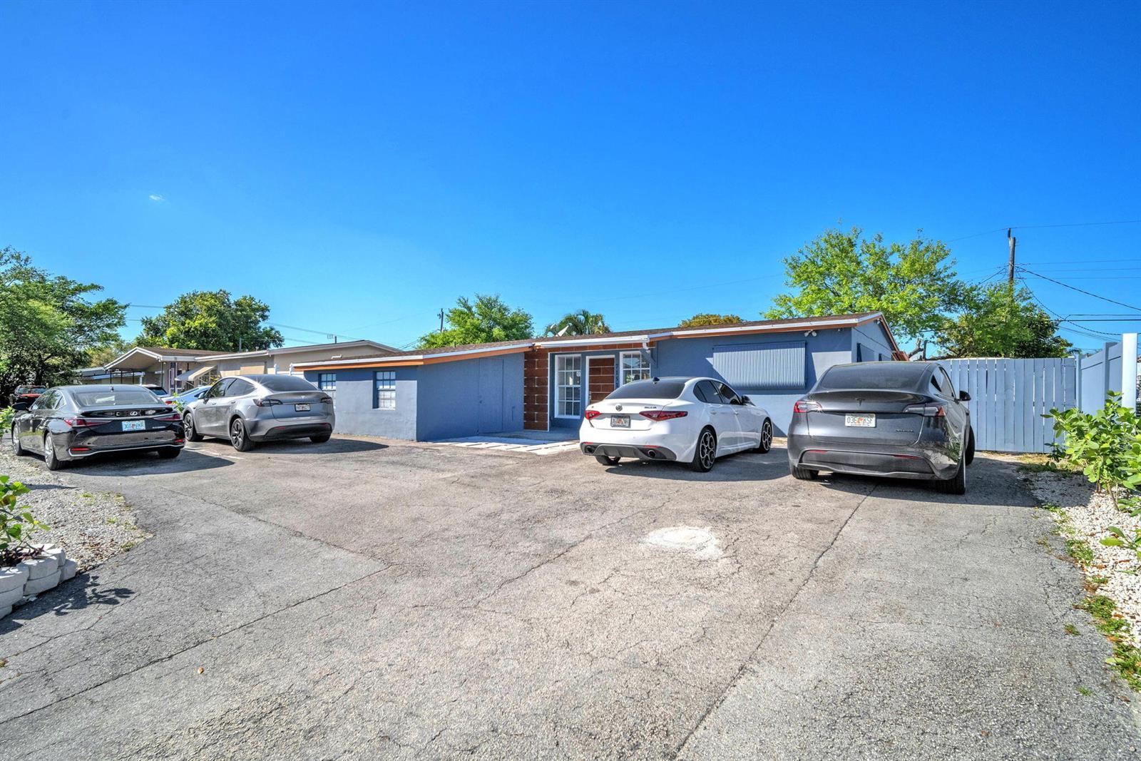 7151 Taft Street, Hollywood FL 33024 photo 2