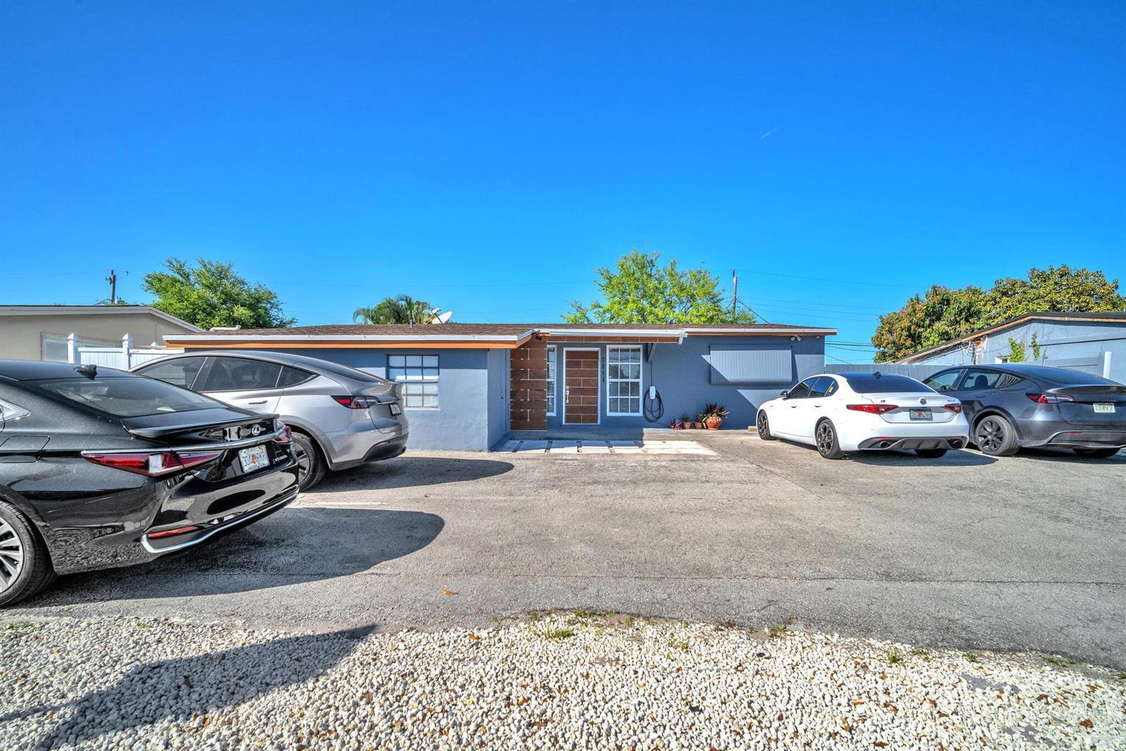 7151 Taft Street, Hollywood FL 33024 photo 3