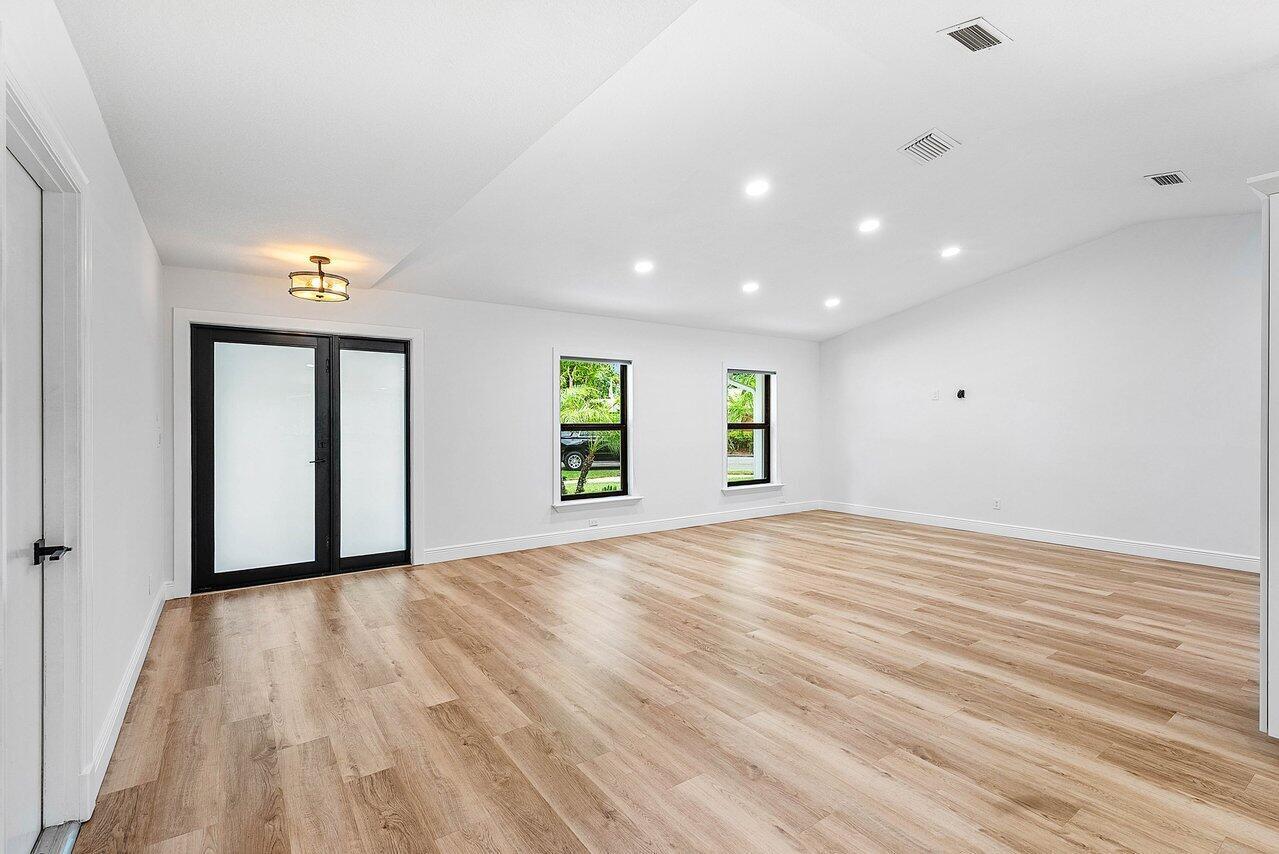 2425 NW 36th Street, Boca Raton FL 33431 photo 2