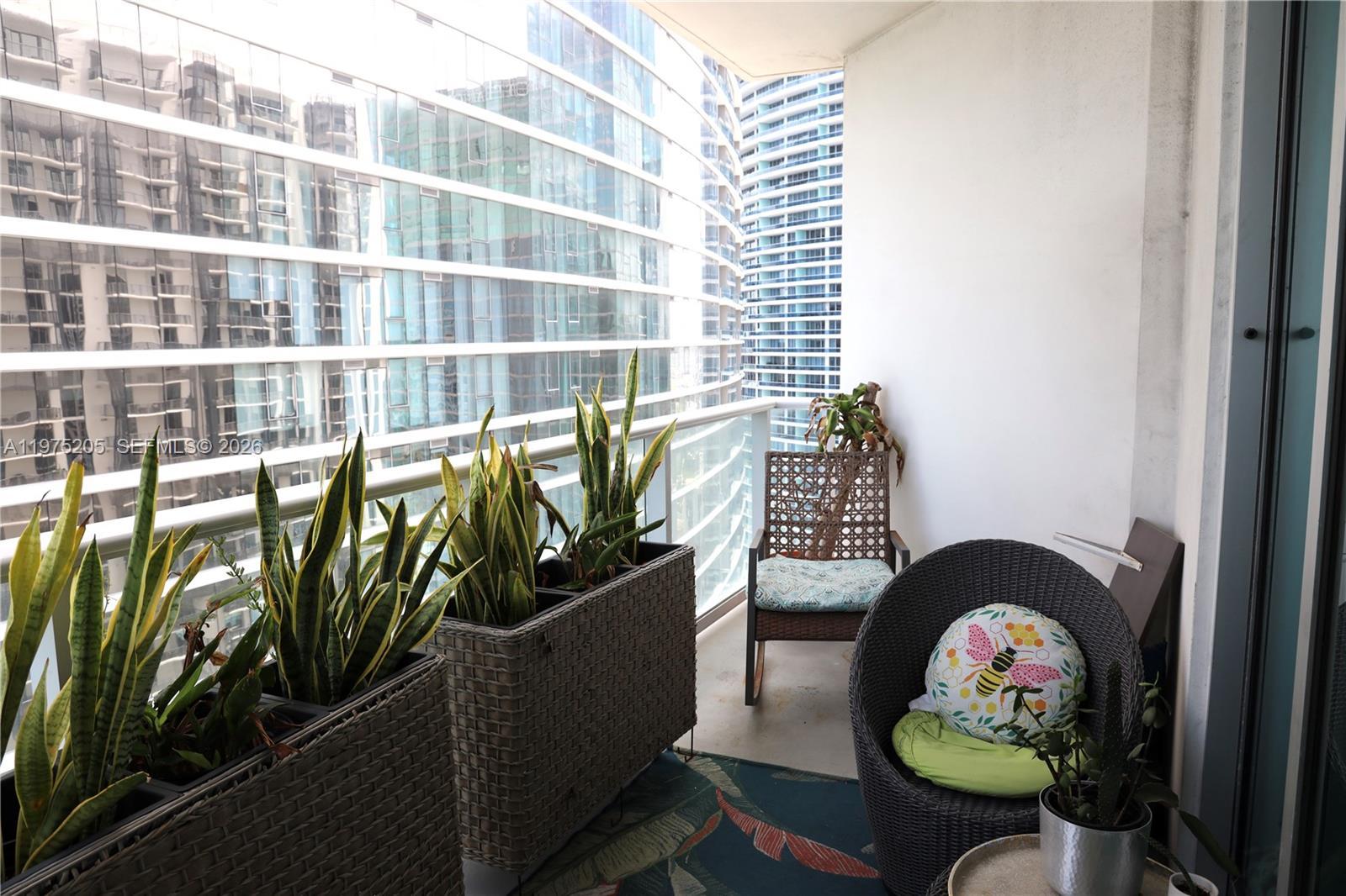 300 S Biscayne Blvd # 3504, Miami FL 33131 photo 5