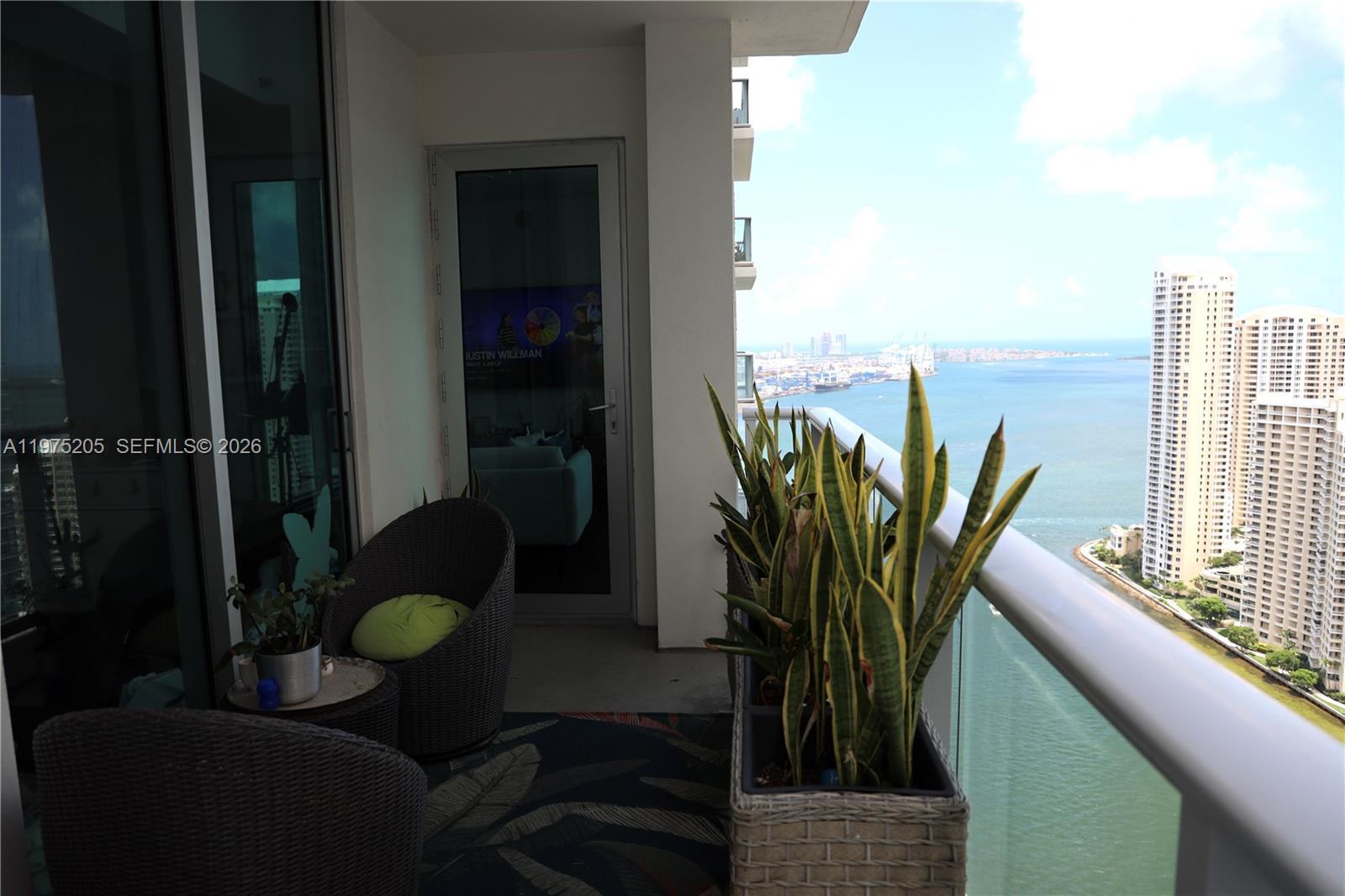 300 S Biscayne Blvd # 3504, Miami FL 33131 photo 4