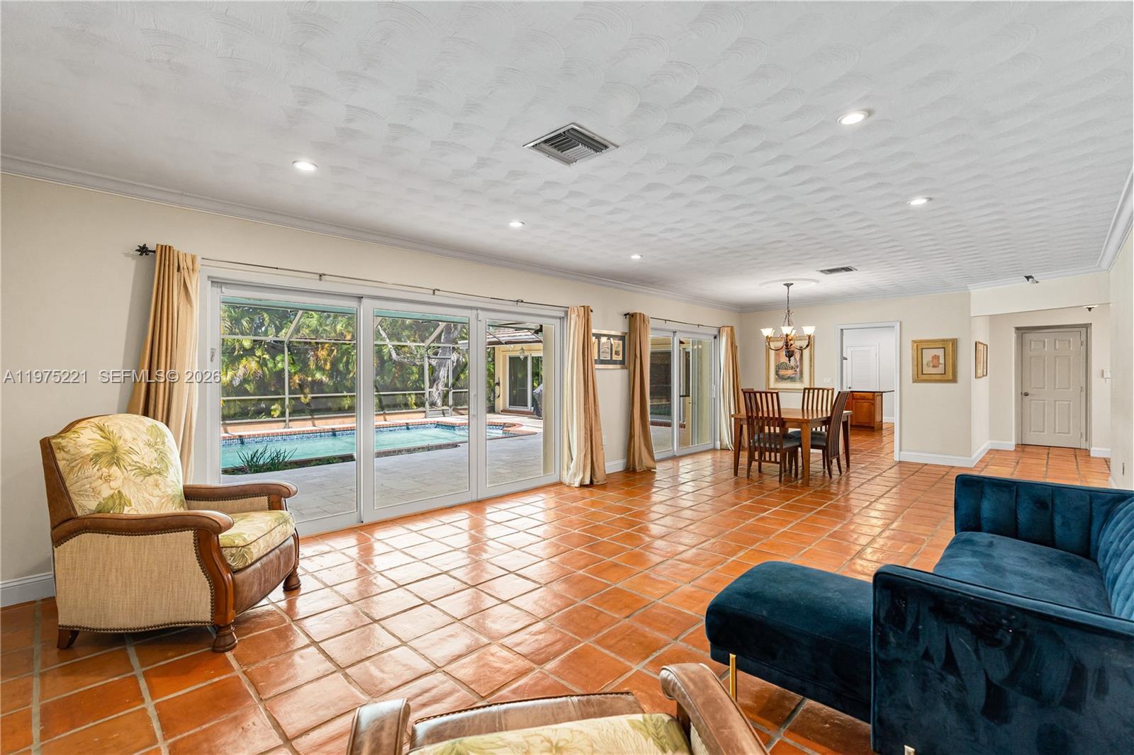 7521 SW 175th St, Palmetto Bay FL 33157 photo 2