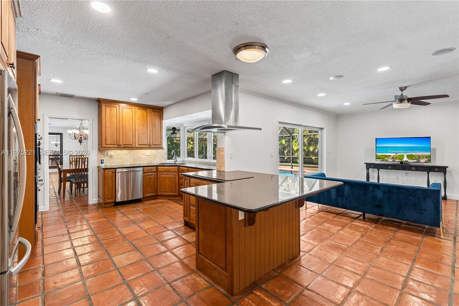 7521 SW 175th St, Palmetto Bay FL 33157 photo 3