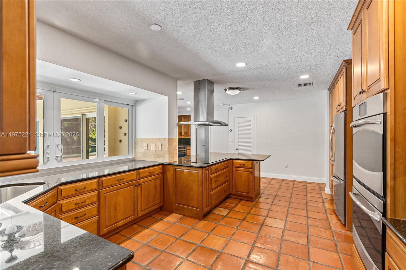 7521 SW 175th St, Palmetto Bay FL 33157 photo 4