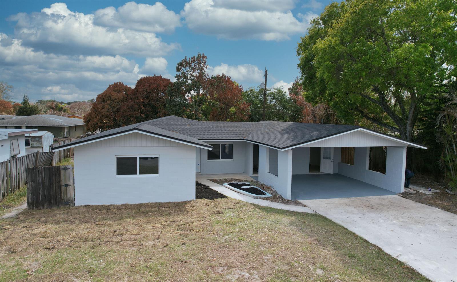2405 Melon Court, Fort Pierce FL 34982 photo 2