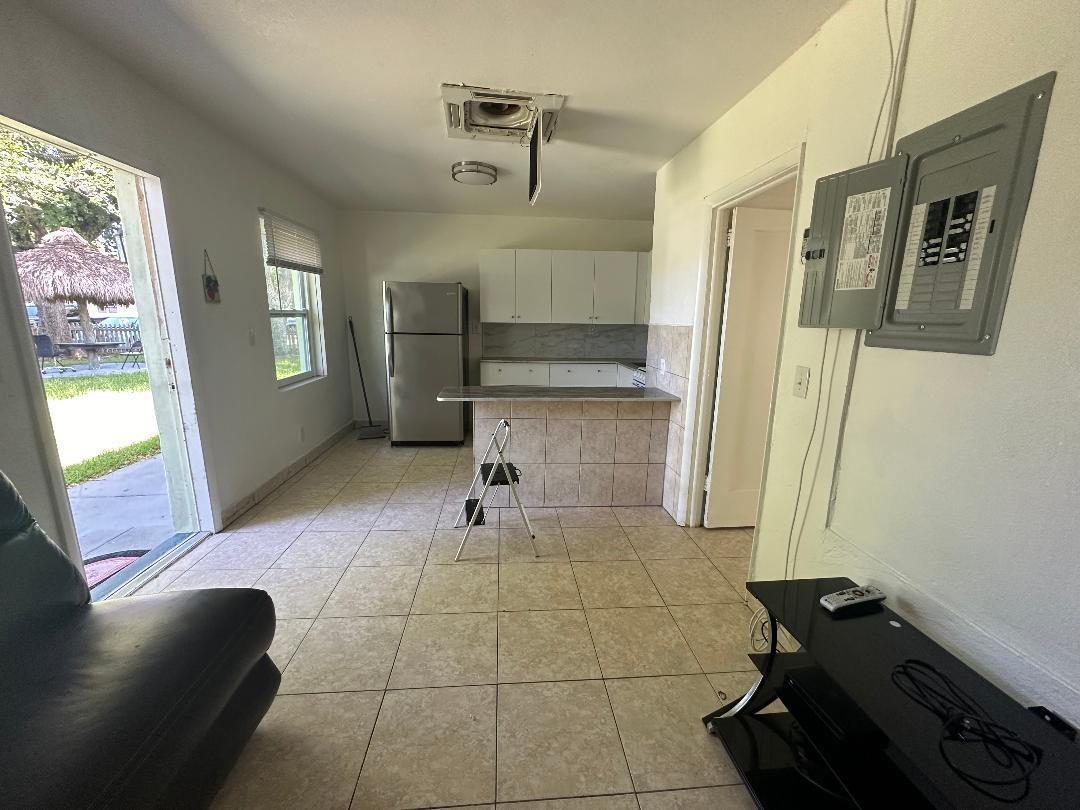 713 NE 3rd Street, Hallandale Beach FL 33009 photo 4