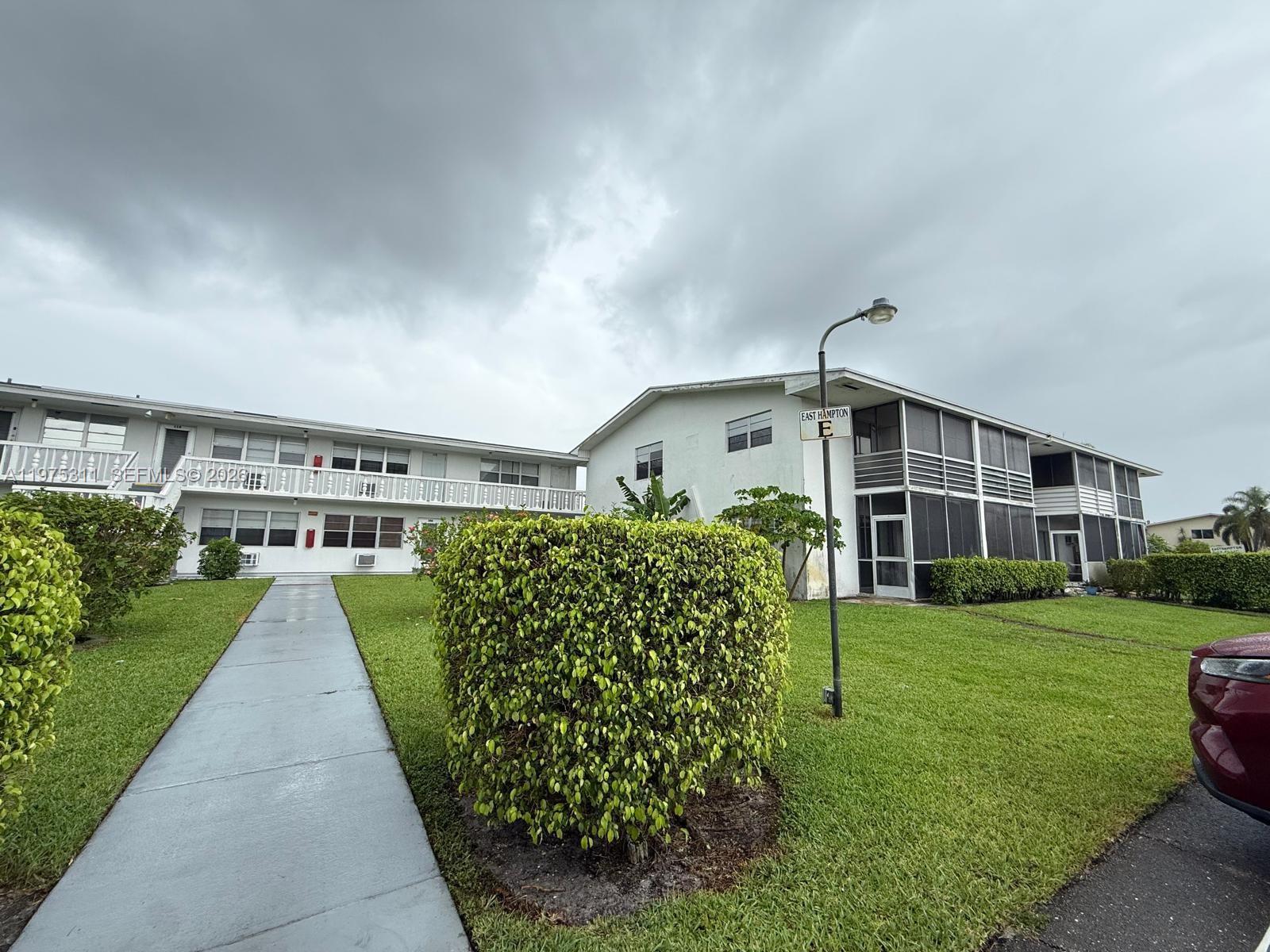 104 E Easthampton  E # 1, West Palm Beach FL 33417