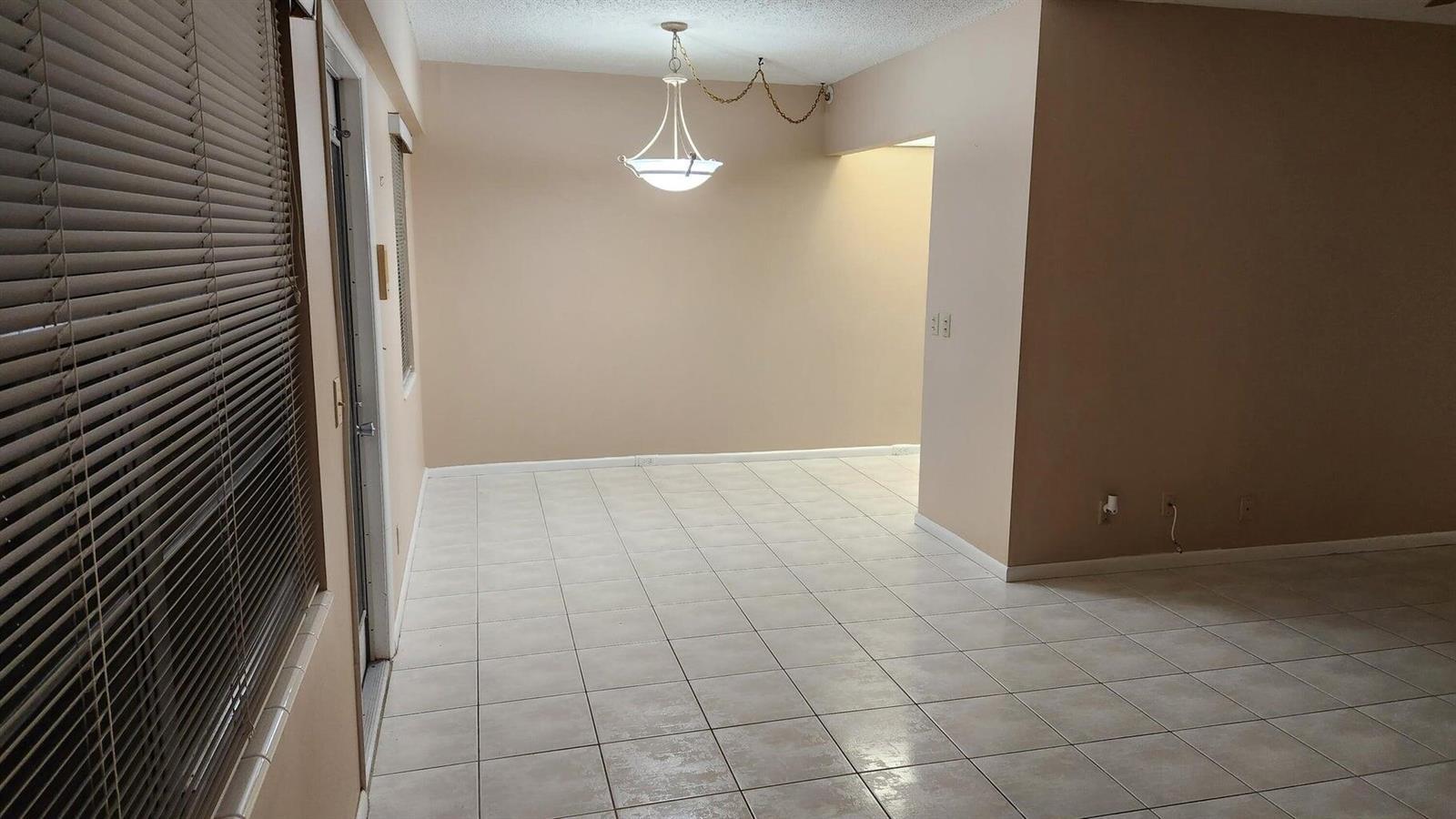 251 Fanshaw F, Boca Raton FL 33434 photo 2