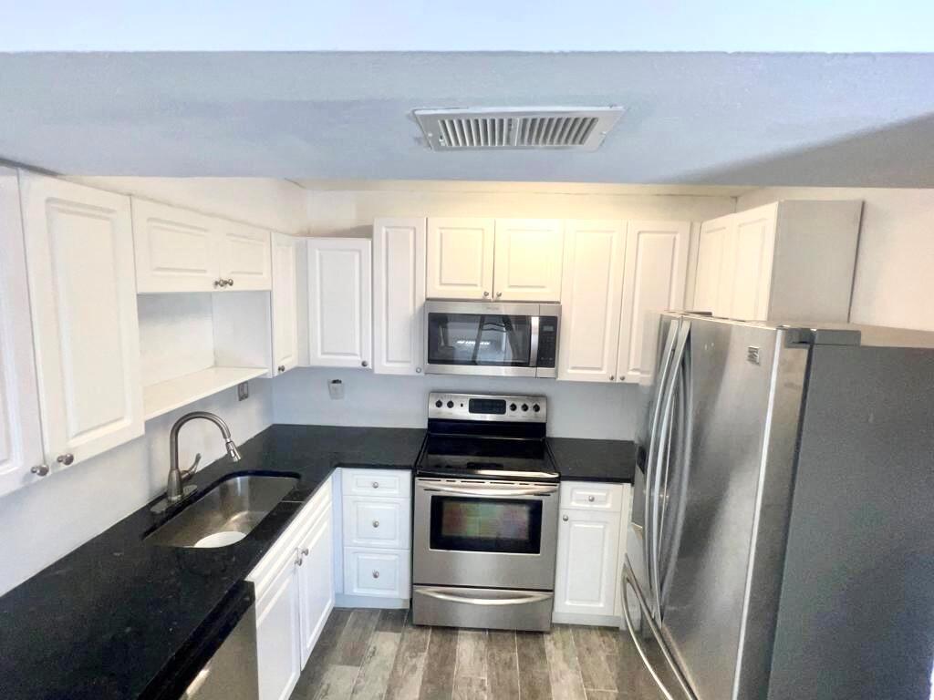 8104 Severn Drive # B, Boca Raton FL 33433 photo 3